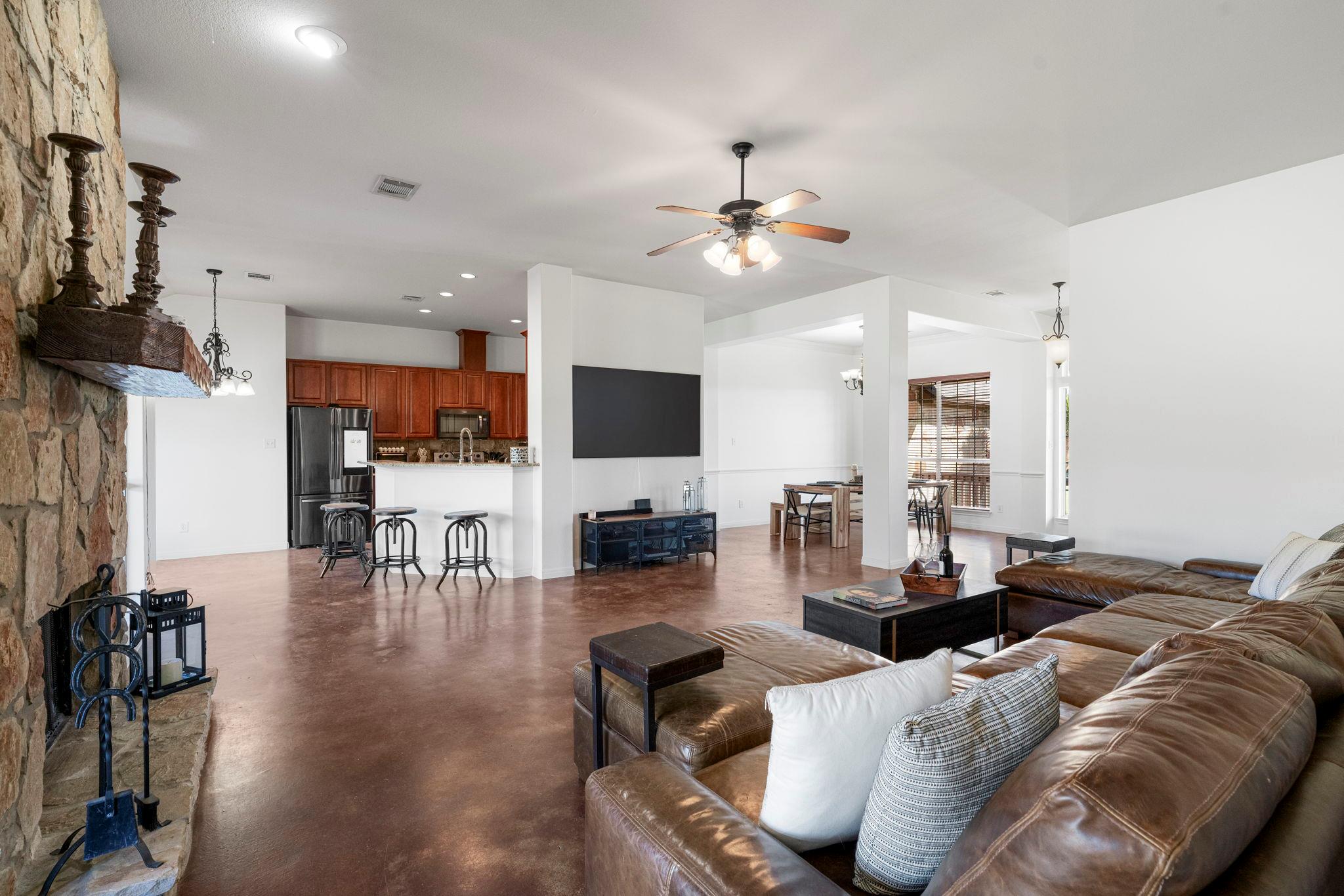 463 Beauchamp Rd, Dripping Springs, TX 78620