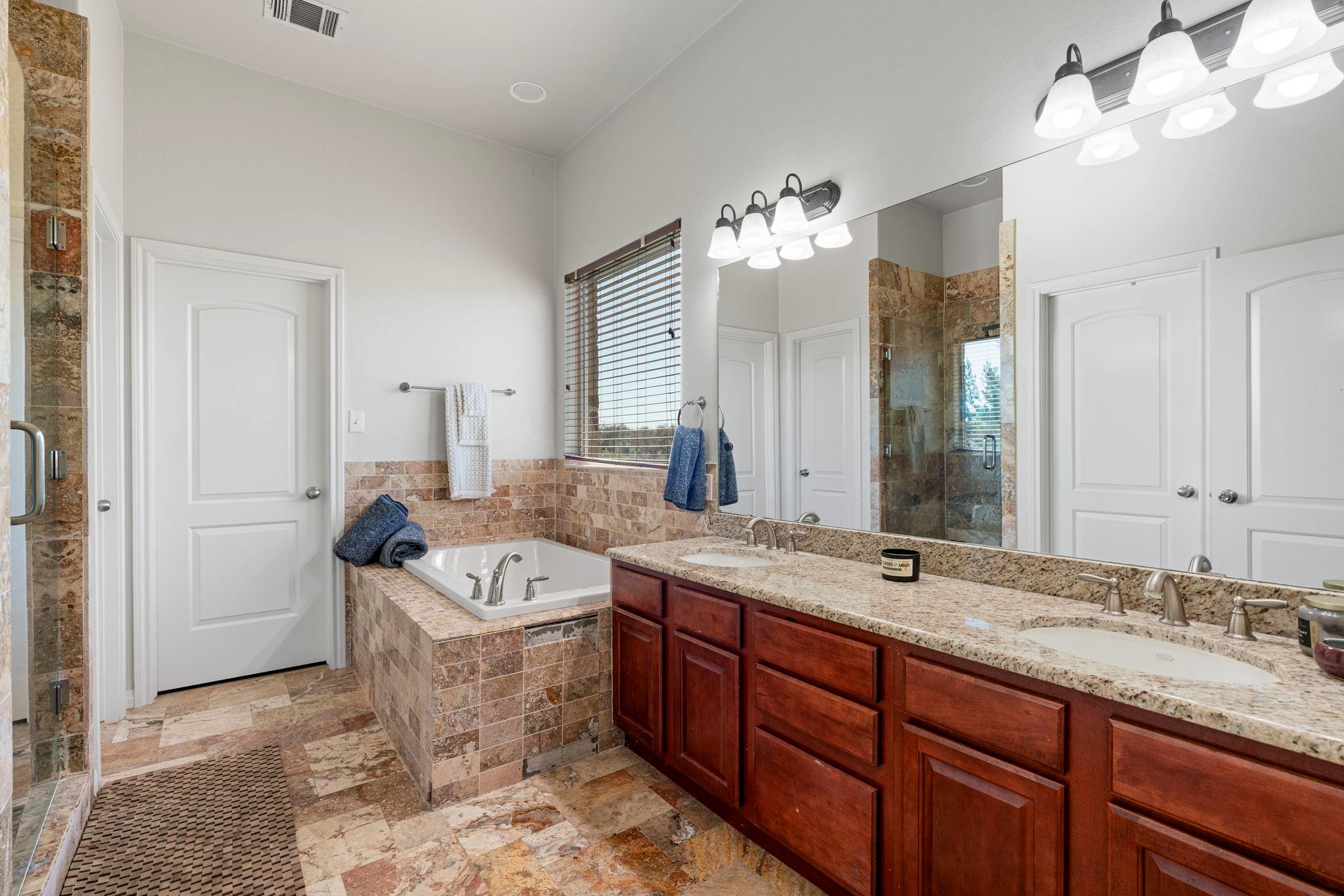 463 Beauchamp Rd, Dripping Springs, TX 78620