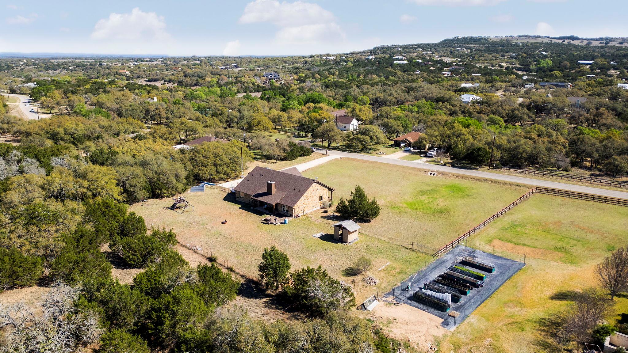 463 Beauchamp Rd, Dripping Springs, TX 78620