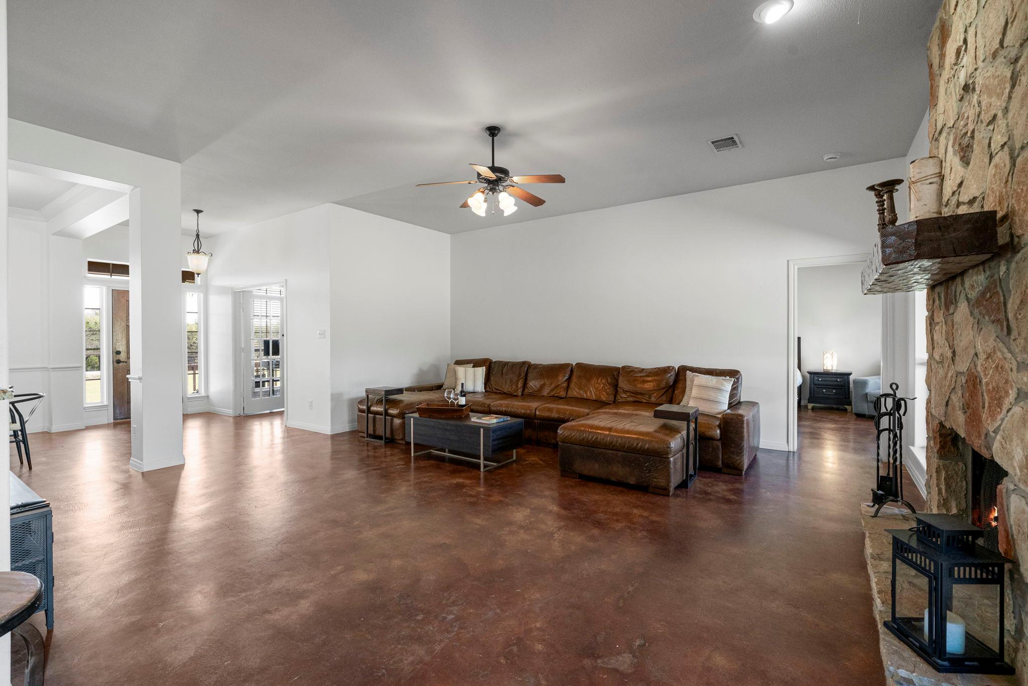 463 Beauchamp Rd, Dripping Springs, TX 78620