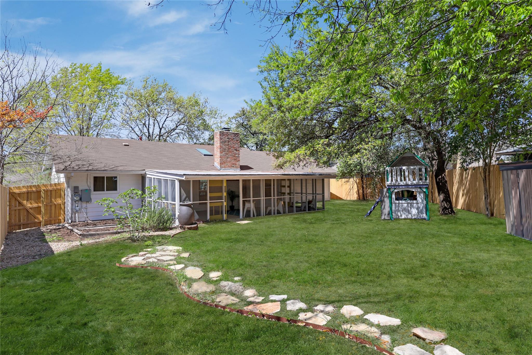 9811 Marlborough Dr, Austin, TX 78753