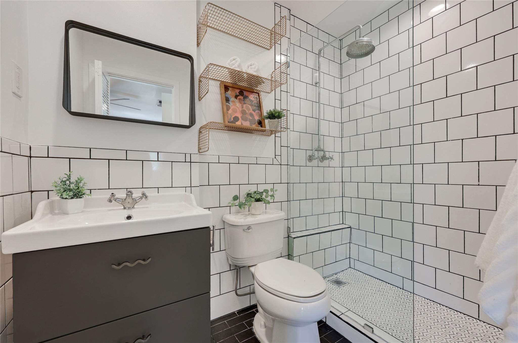 9811 Marlborough Dr, Austin, TX 78753