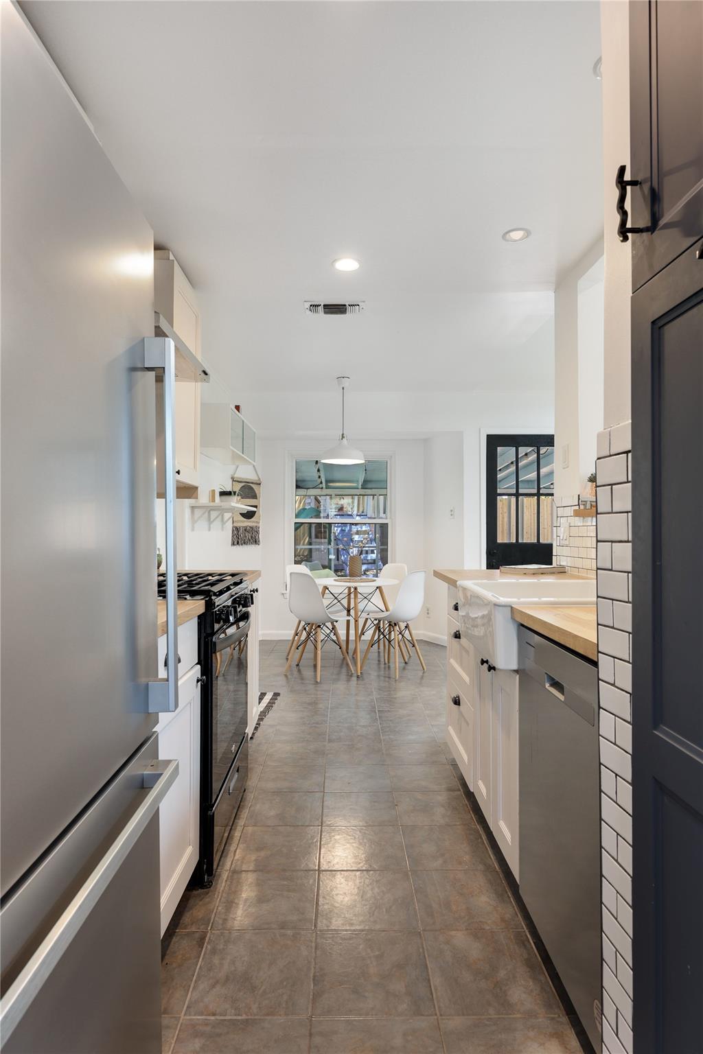 9811 Marlborough Dr, Austin, TX 78753