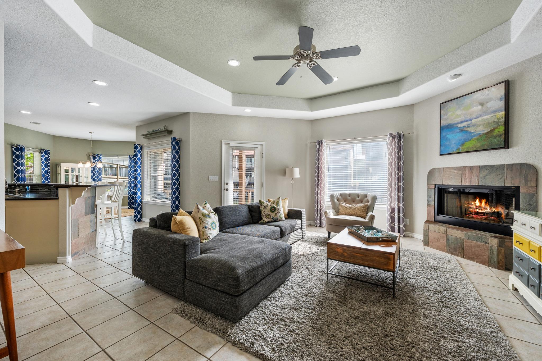 521 Lucy Ln, Horseshoe Bay, TX 78657