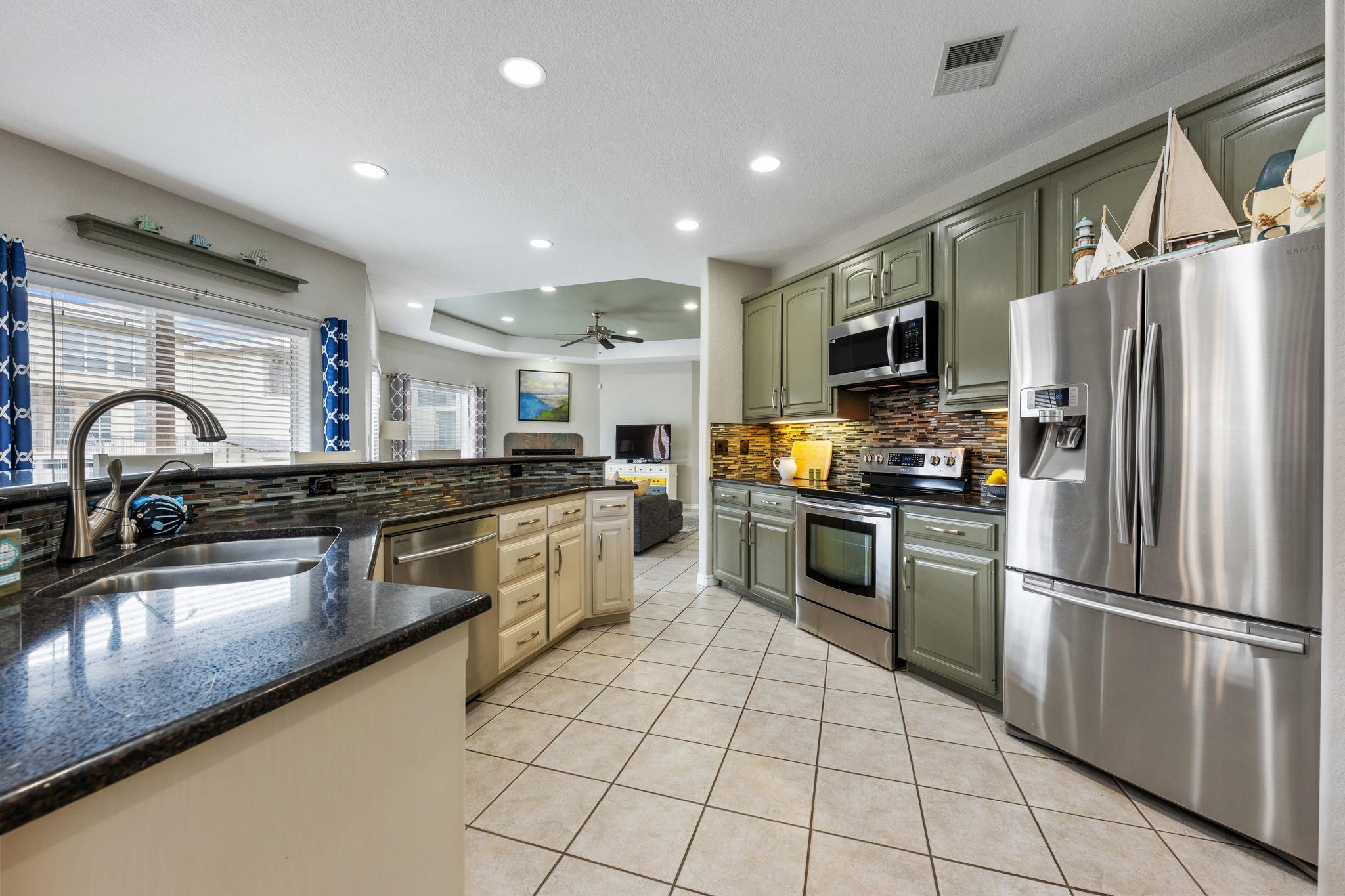 521 Lucy Ln, Horseshoe Bay, TX 78657