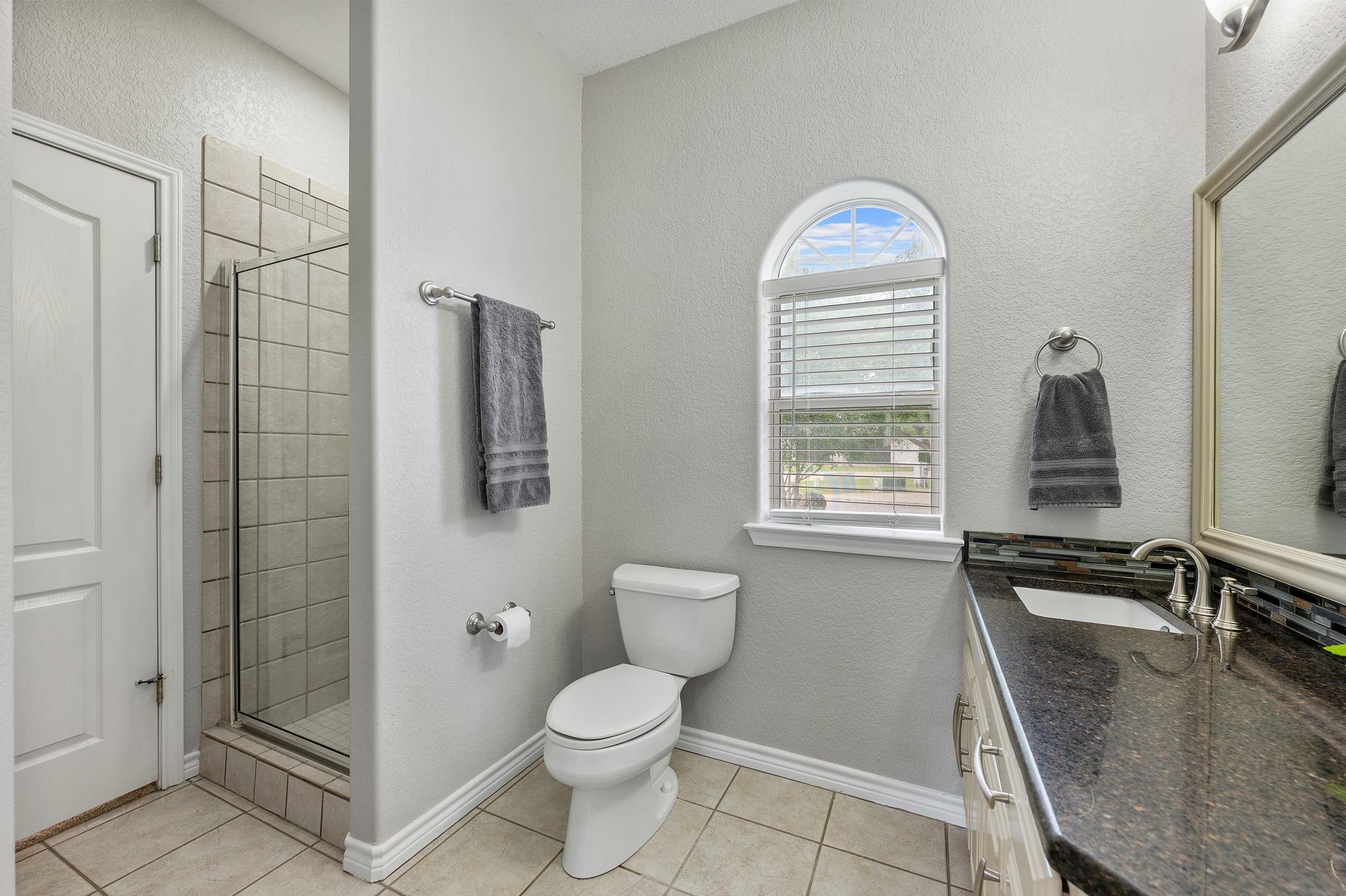 521 Lucy Ln, Horseshoe Bay, TX 78657