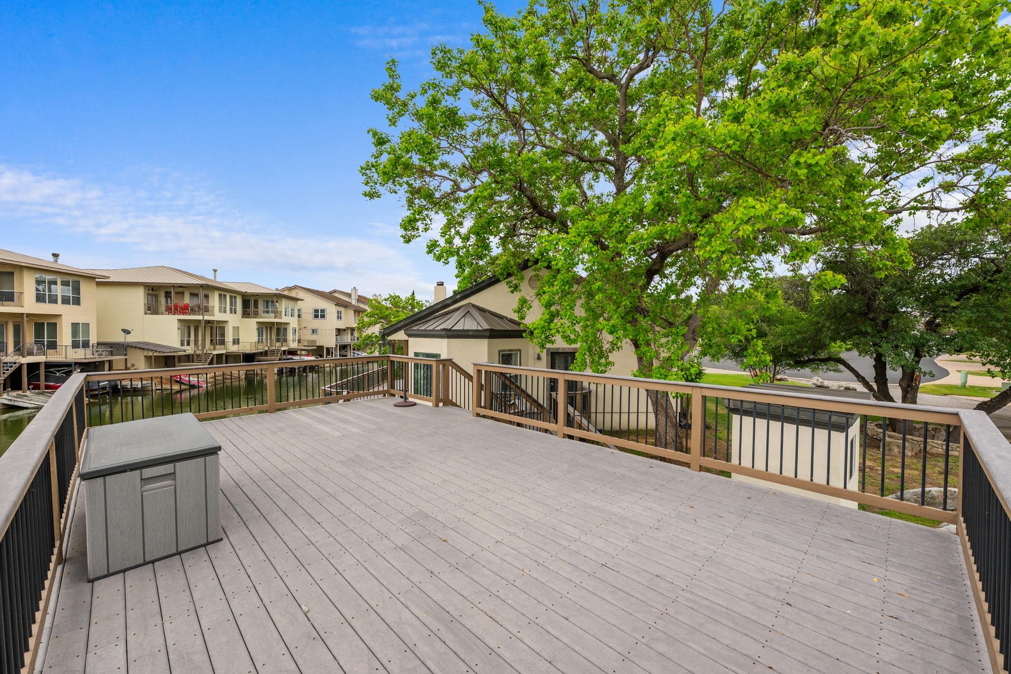 521 Lucy Ln, Horseshoe Bay, TX 78657