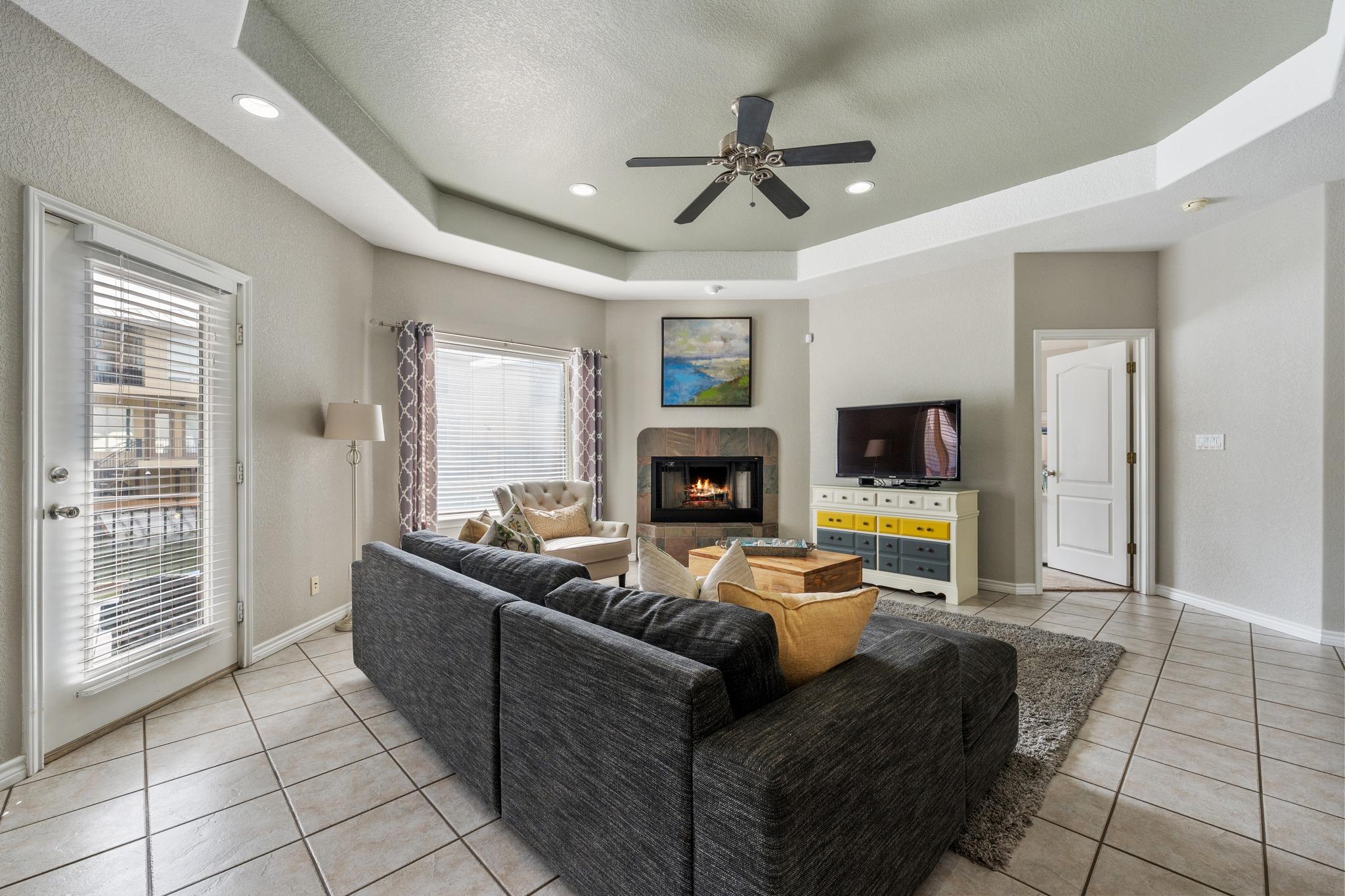 521 Lucy Ln, Horseshoe Bay, TX 78657