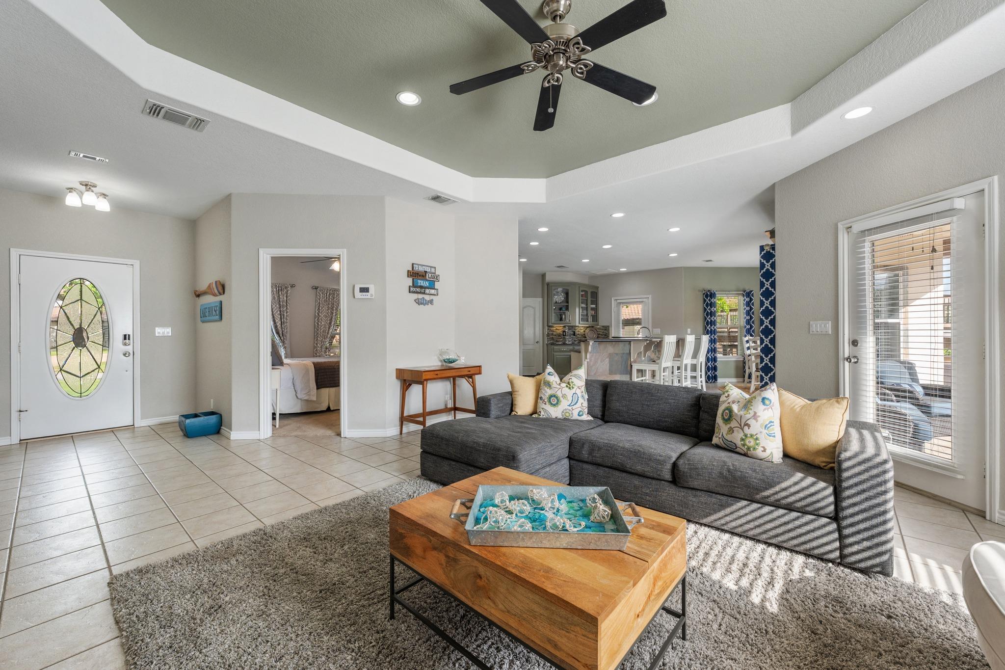 521 Lucy Ln, Horseshoe Bay, TX 78657