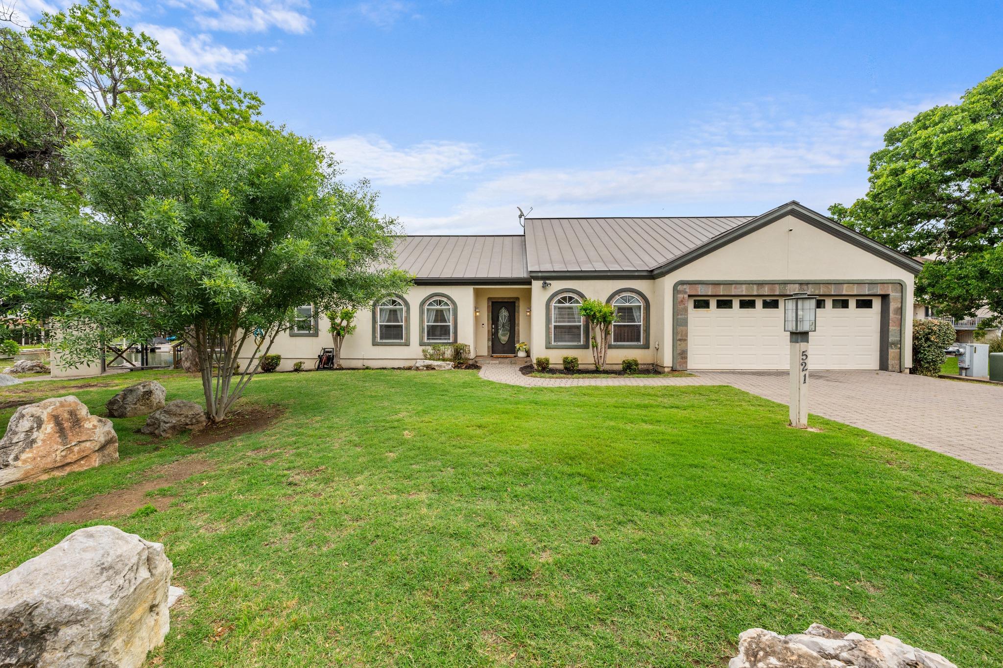 521 Lucy Ln, Horseshoe Bay, TX 78657