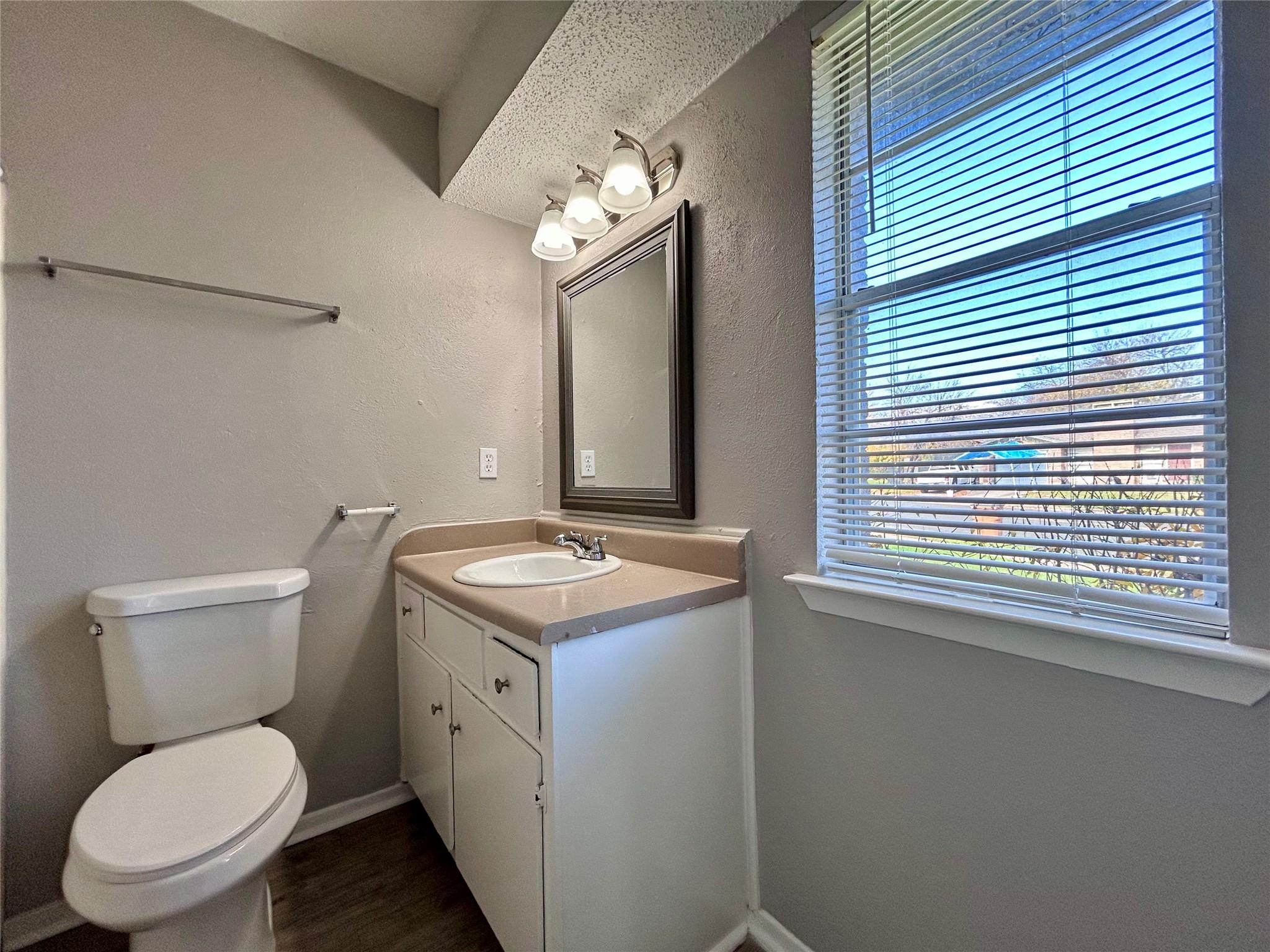 10409 Golden Meadow Dr # B, Austin, TX 78758