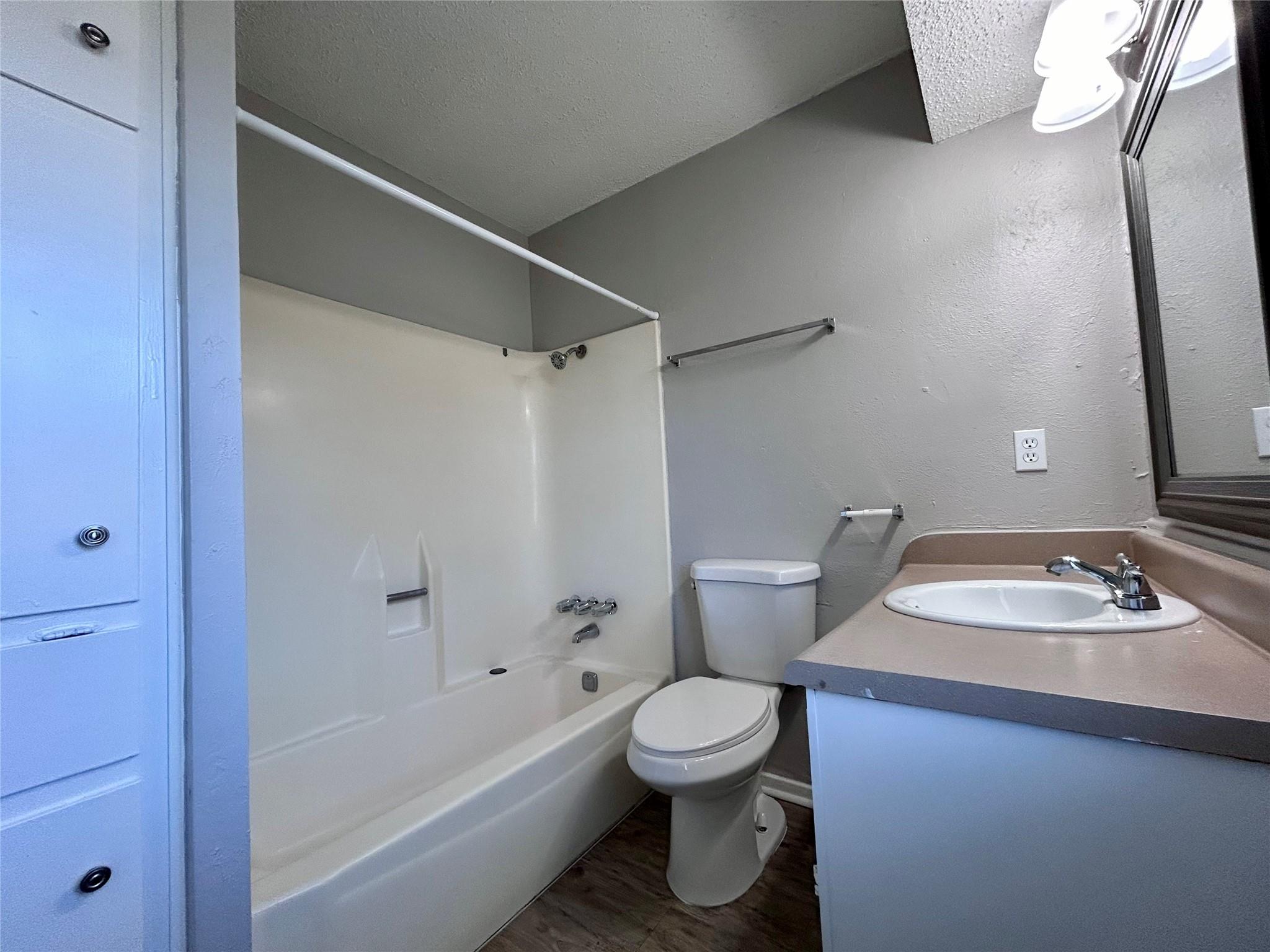 10409 Golden Meadow Dr # B, Austin, TX 78758