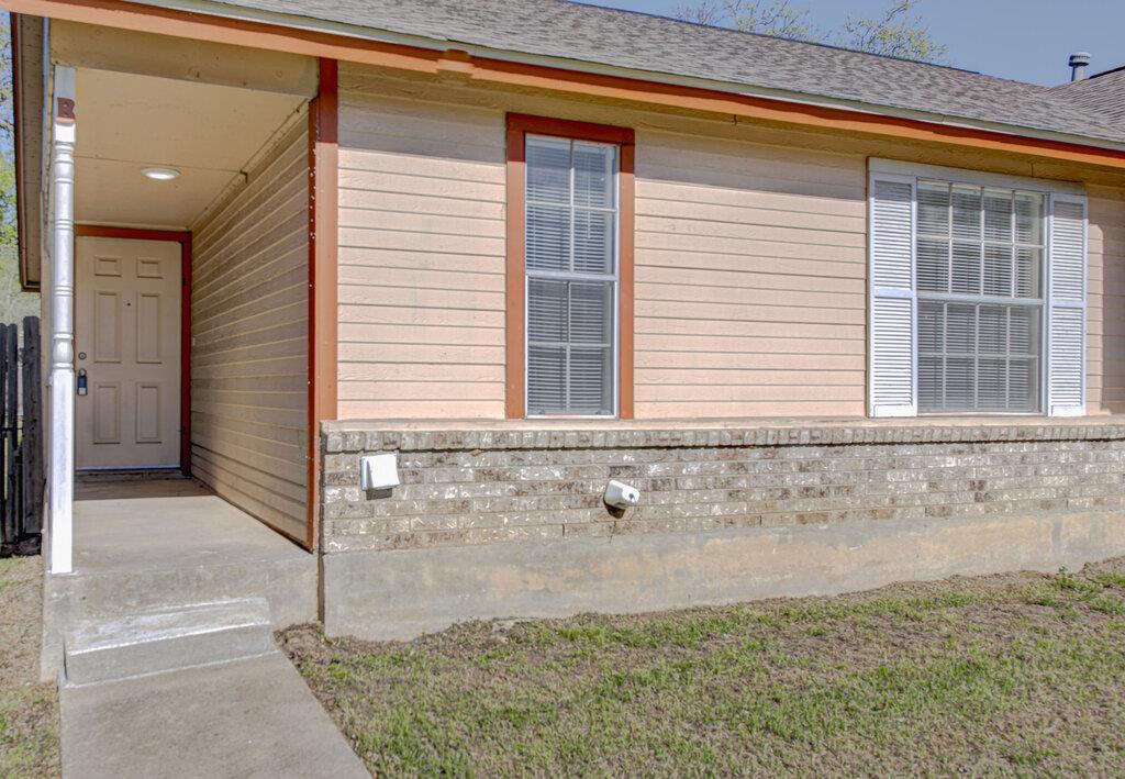 8118 W Gate Blvd # B, Austin, TX 78745