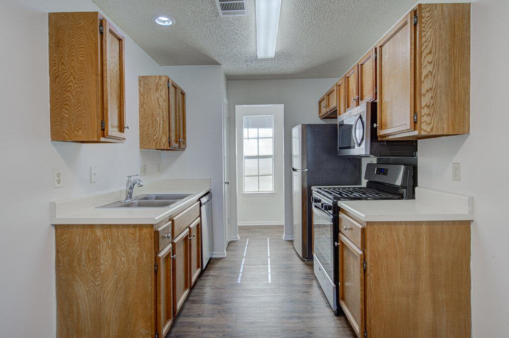 8118 W Gate Blvd # B, Austin, TX 78745