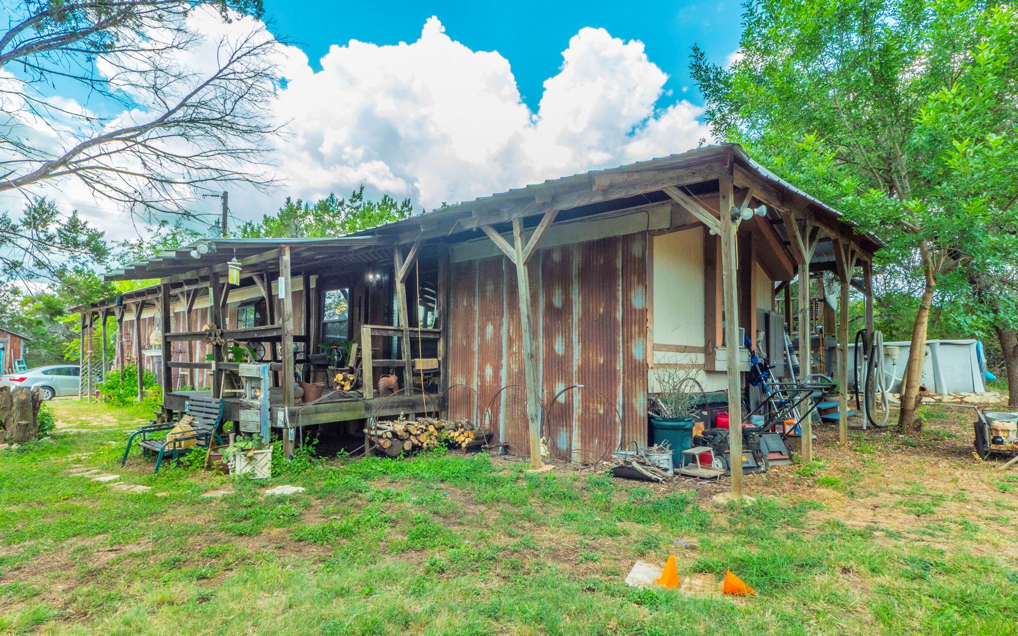 210 W Lakeshore Dr, Dripping Springs, TX 78620