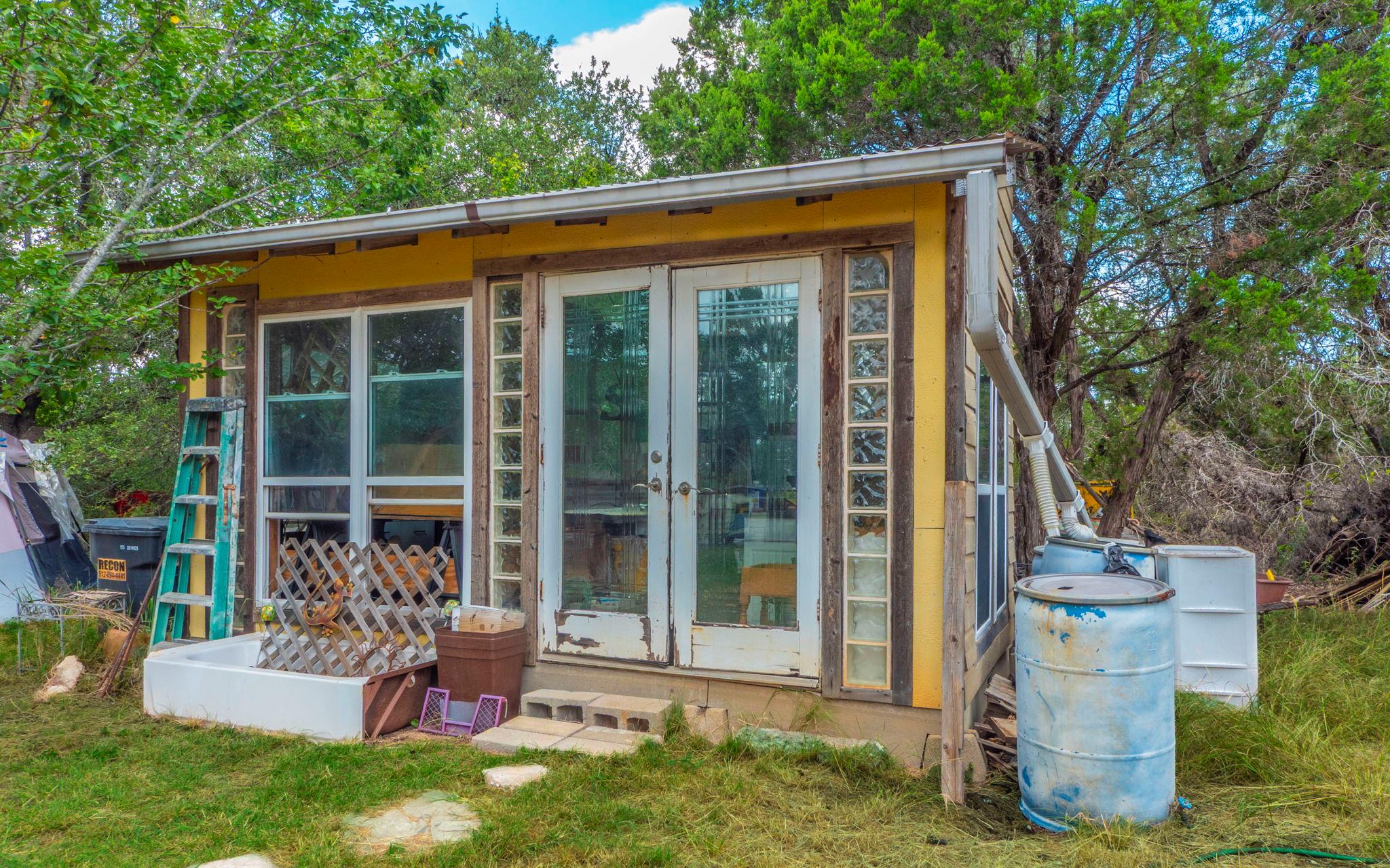 210 W Lakeshore Dr, Dripping Springs, TX 78620