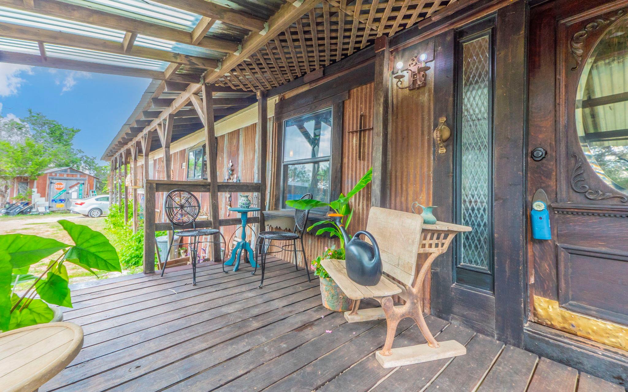 210 W Lakeshore Dr, Dripping Springs, TX 78620