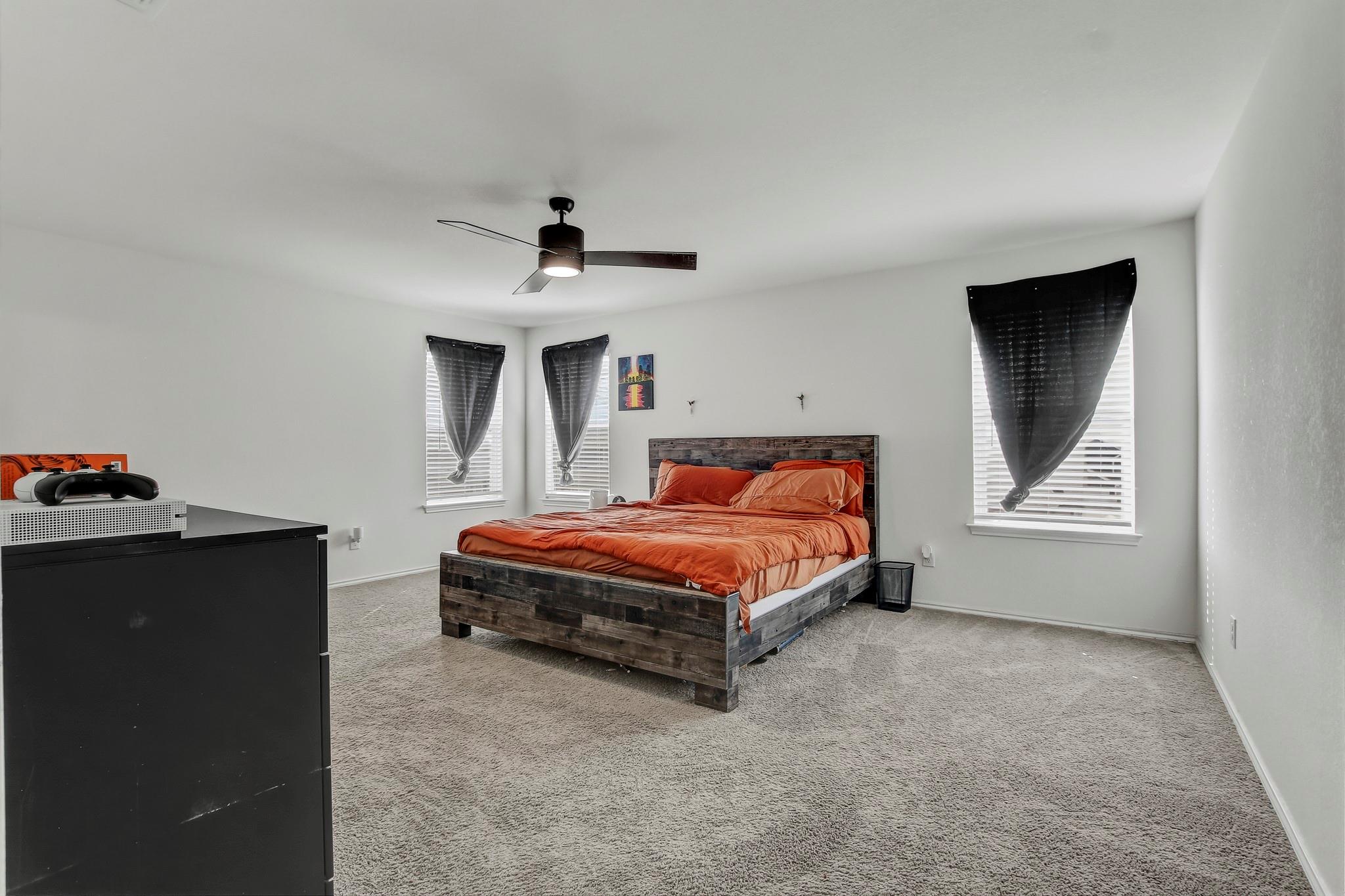 180 Outlaw Dr, Jarrell, TX 76537