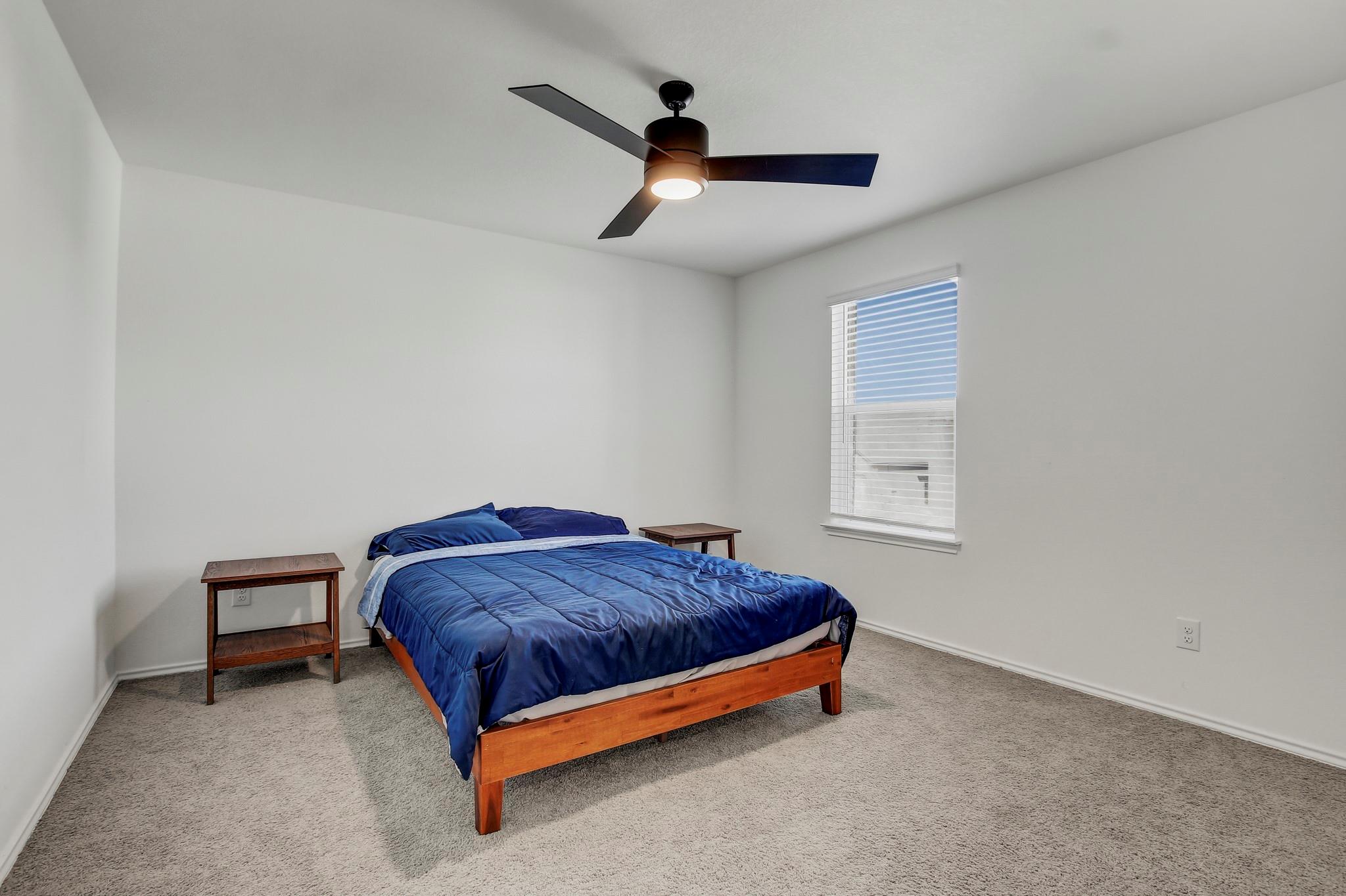 180 Outlaw Dr, Jarrell, TX 76537