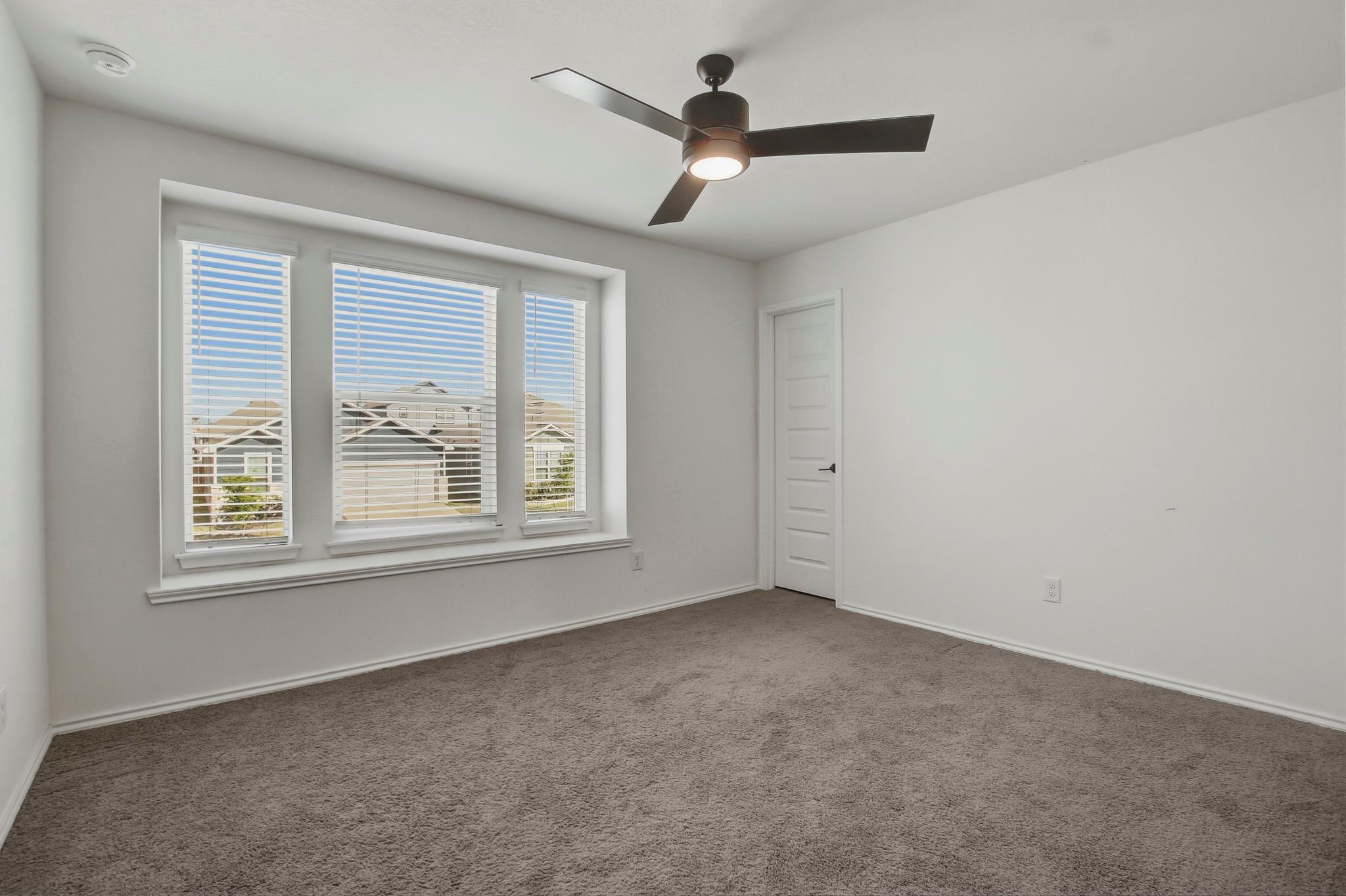 180 Outlaw Dr, Jarrell, TX 76537