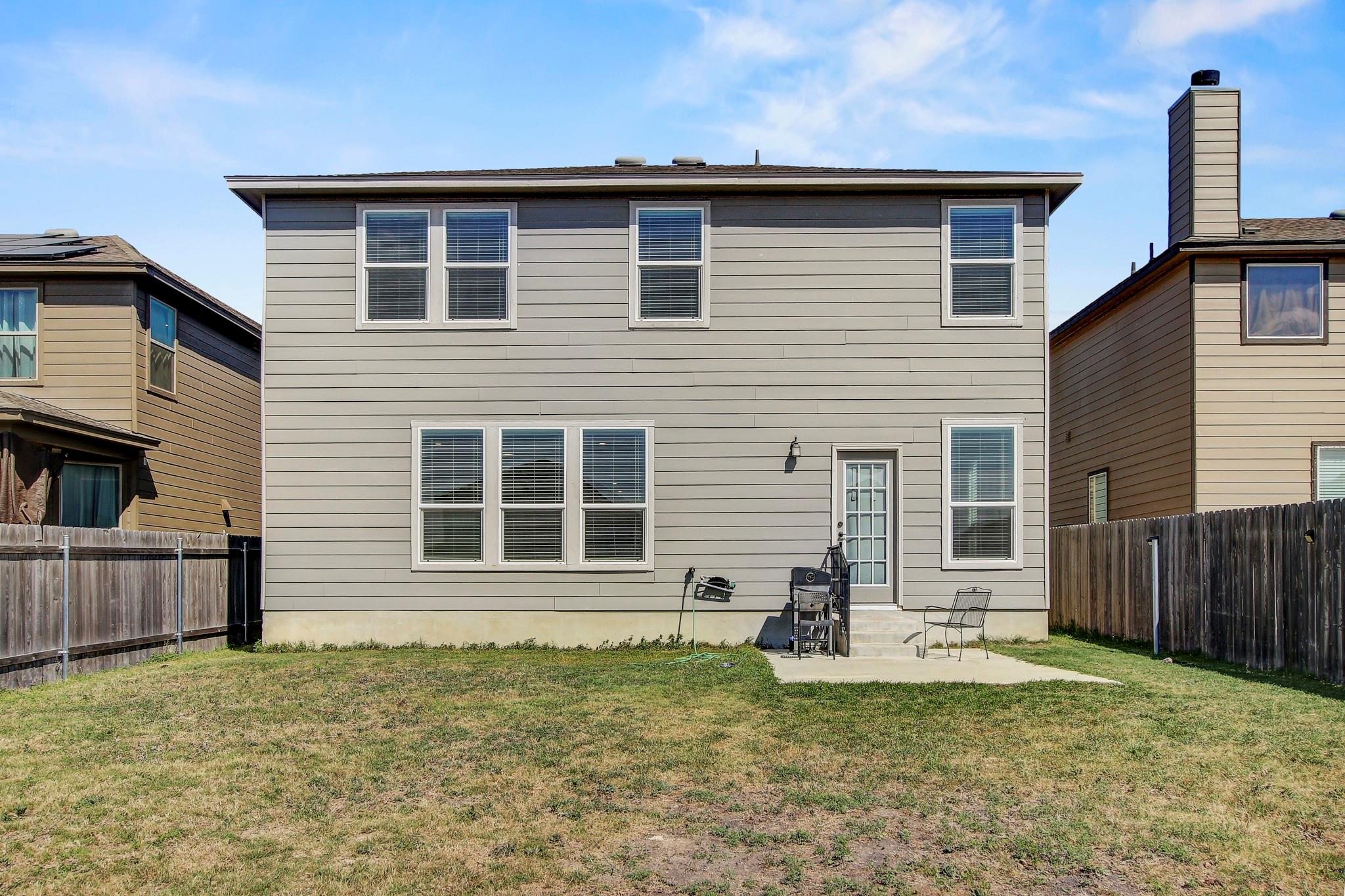 180 Outlaw Dr, Jarrell, TX 76537