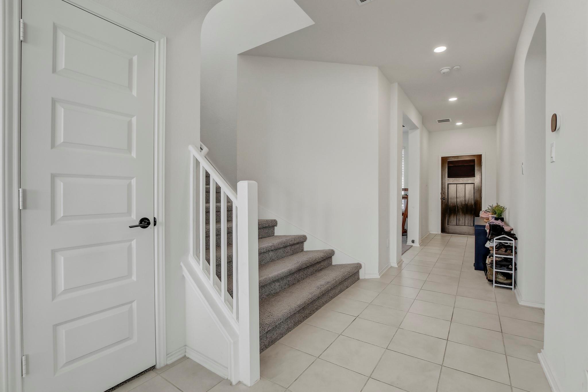 180 Outlaw Dr, Jarrell, TX 76537