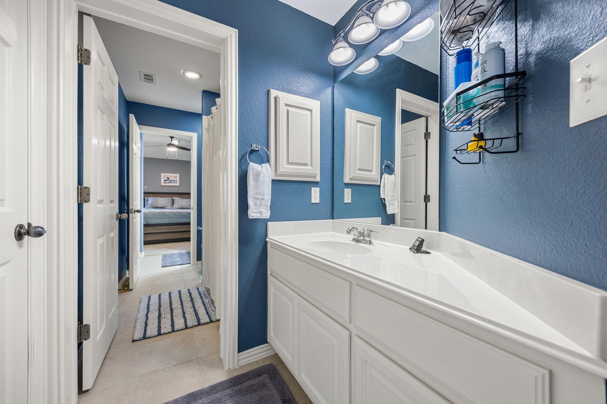 128 Las Colinas Dr, Georgetown, TX 78628