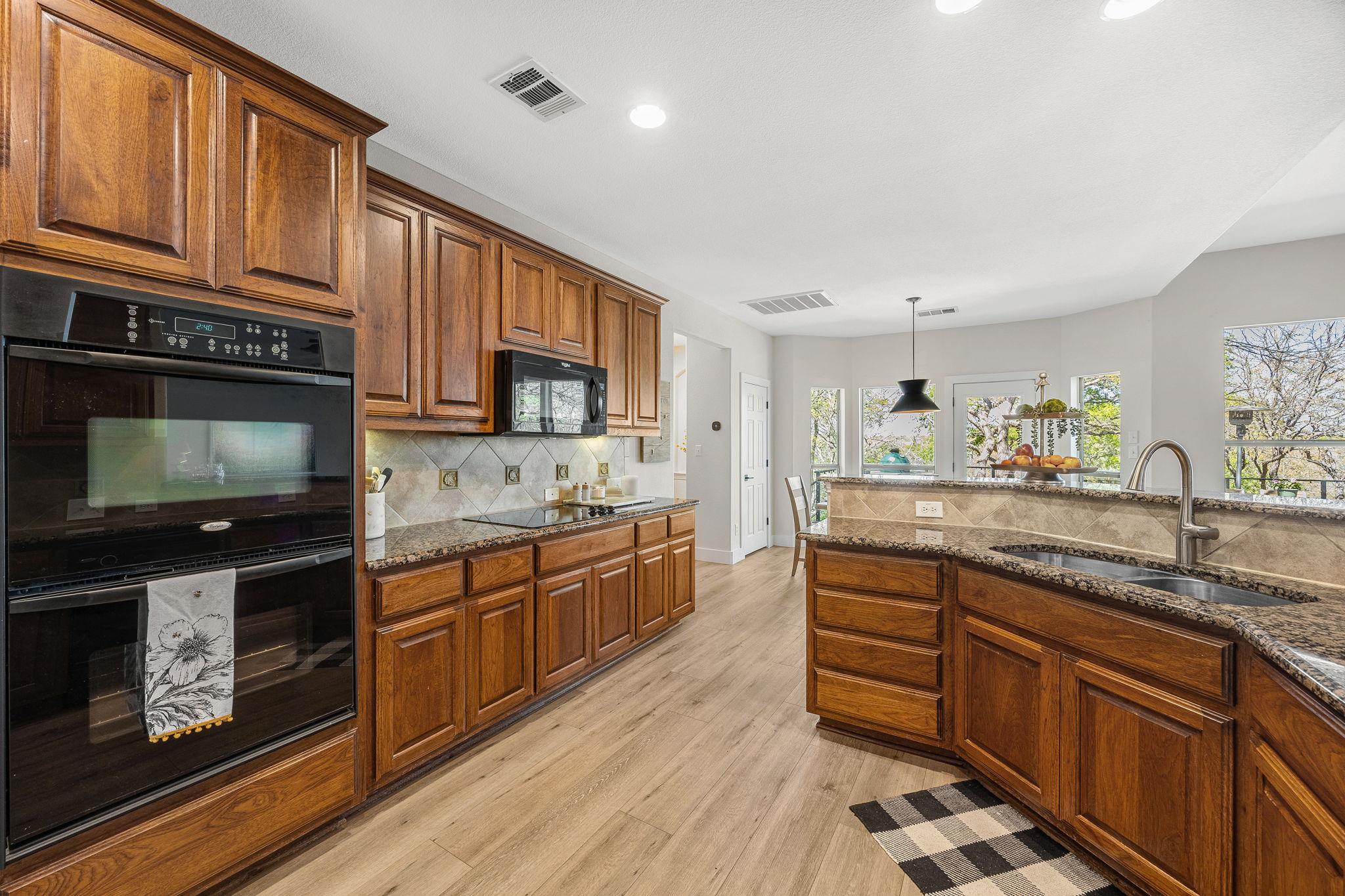 128 Las Colinas Dr, Georgetown, TX 78628