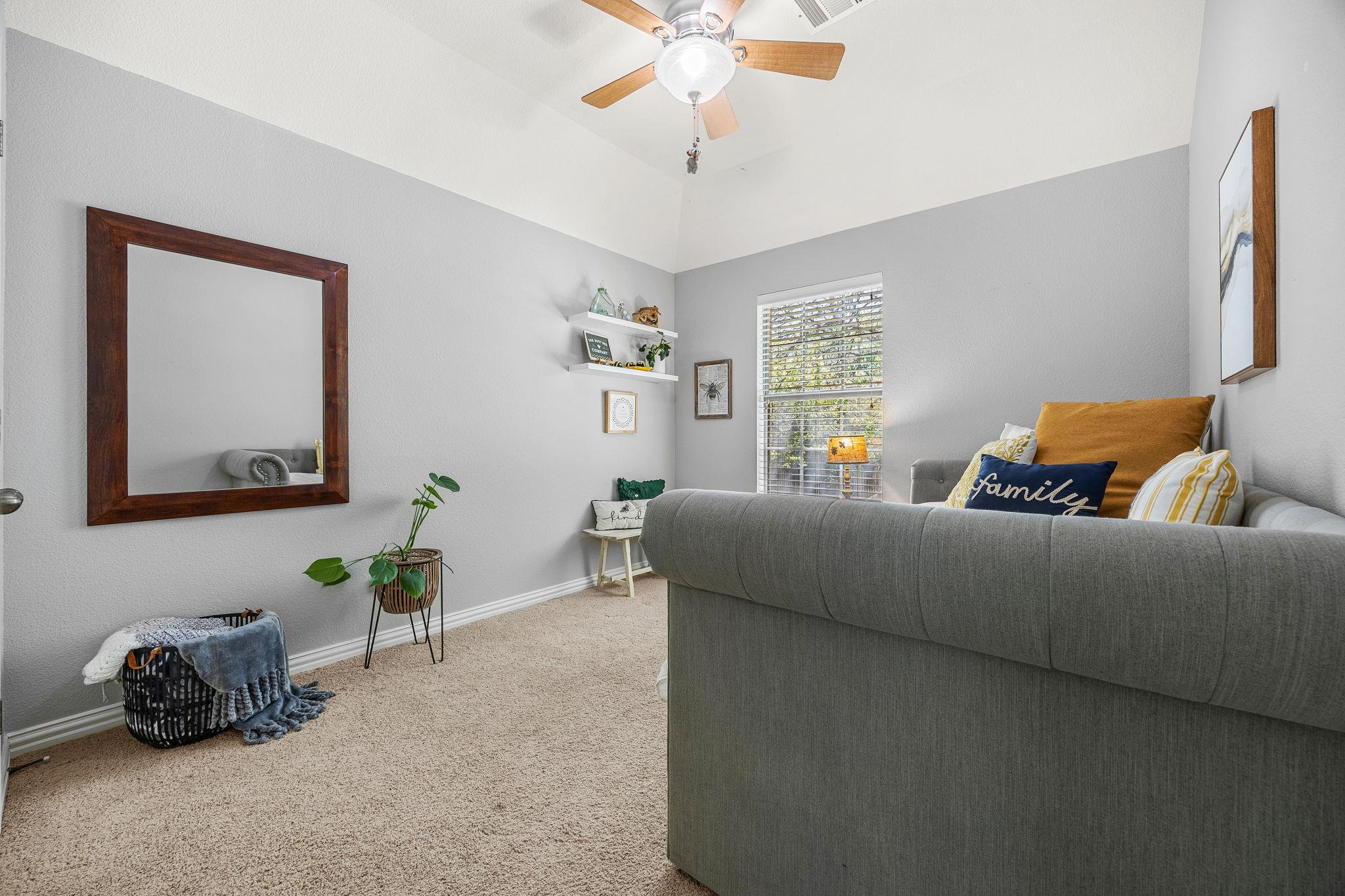 128 Las Colinas Dr, Georgetown, TX 78628