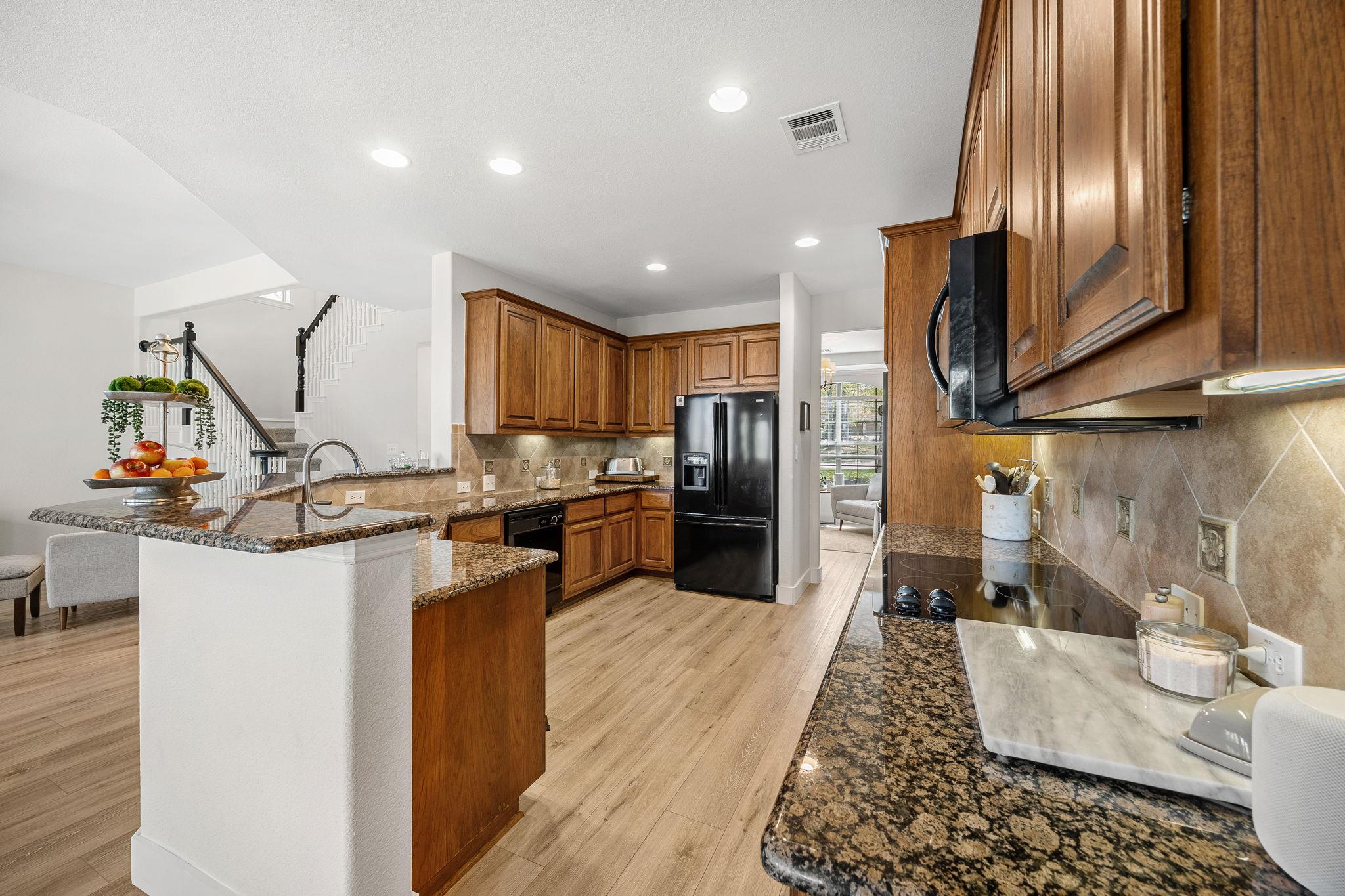 128 Las Colinas Dr, Georgetown, TX 78628