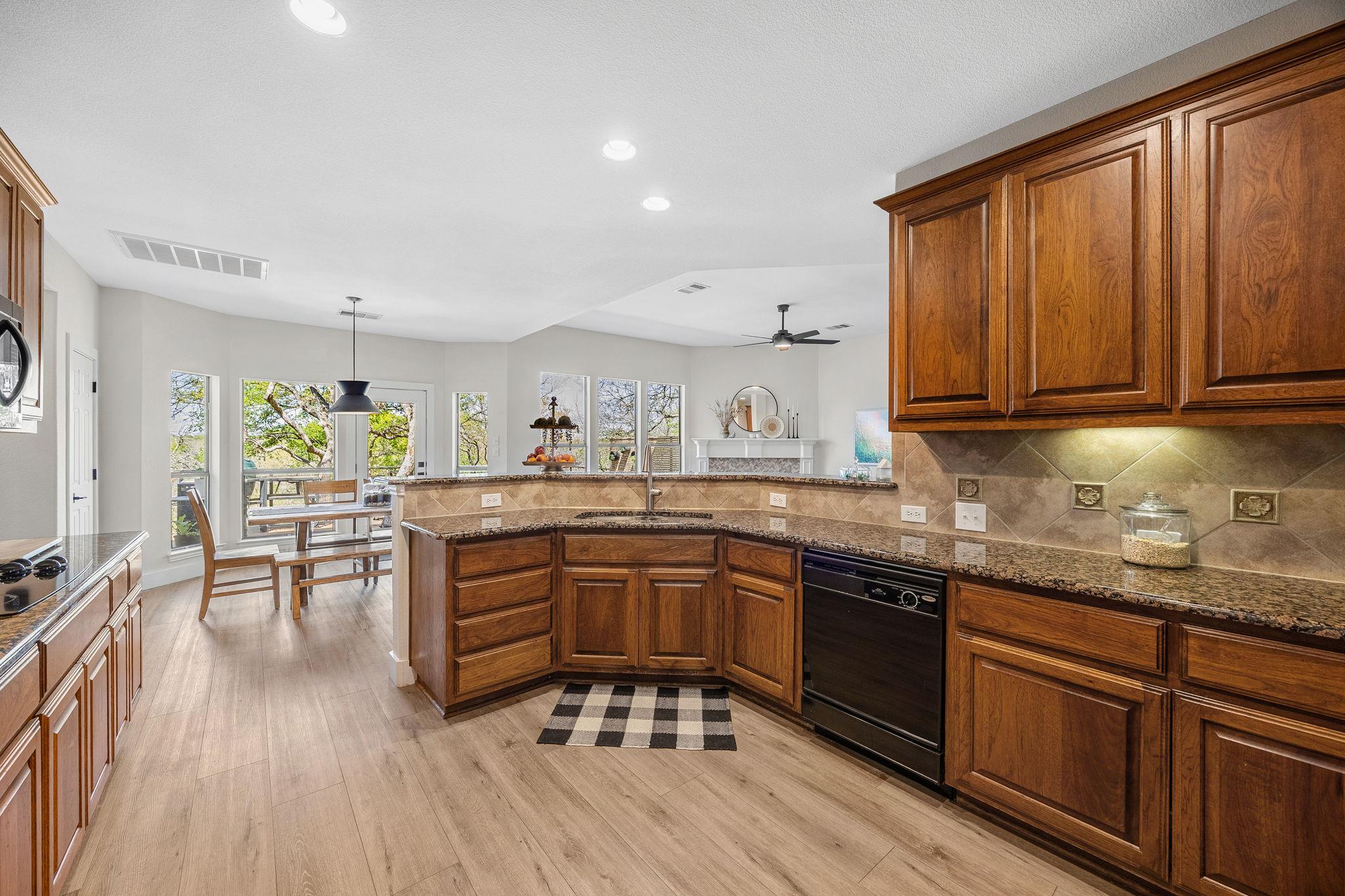 128 Las Colinas Dr, Georgetown, TX 78628