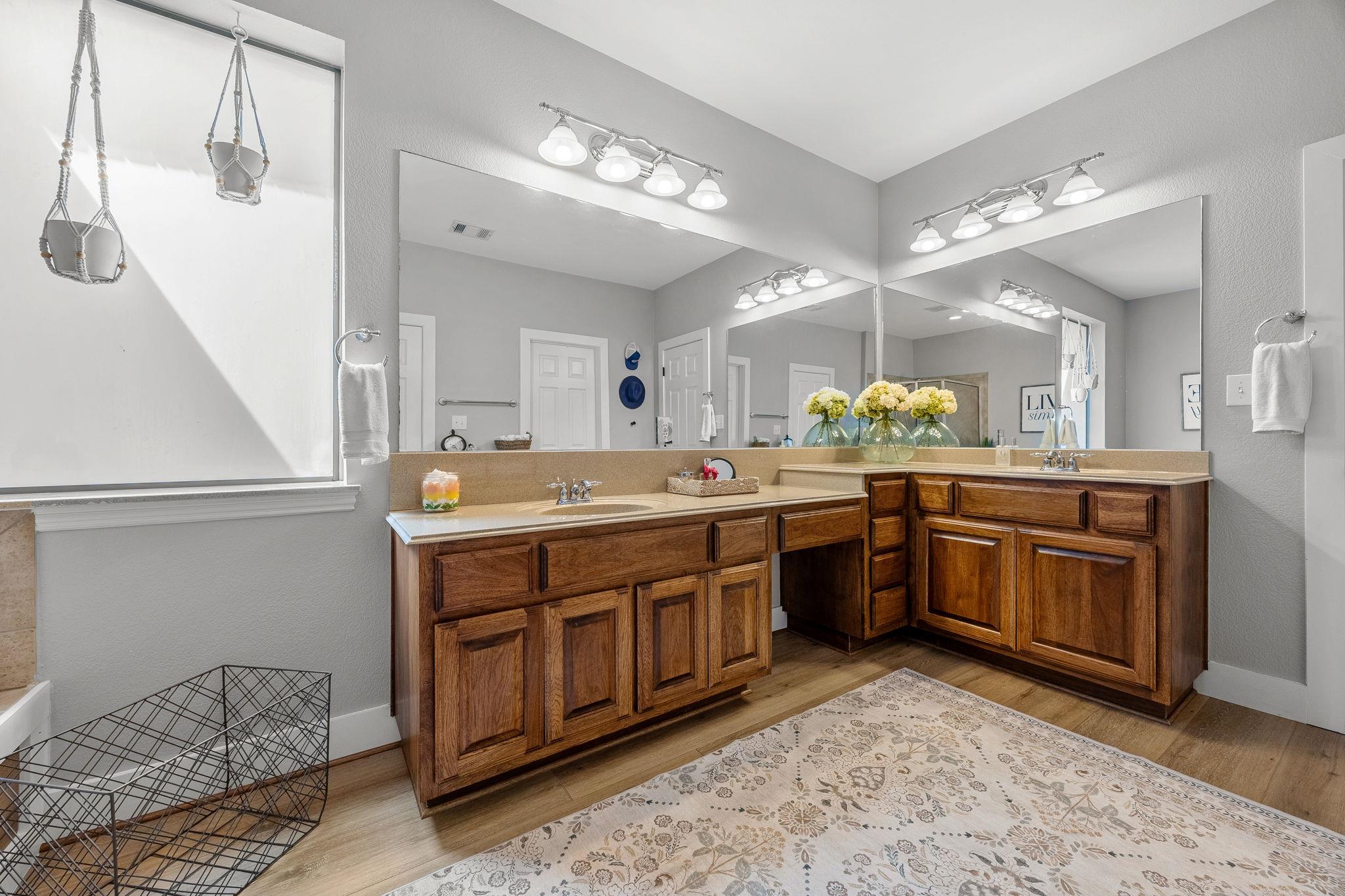 128 Las Colinas Dr, Georgetown, TX 78628