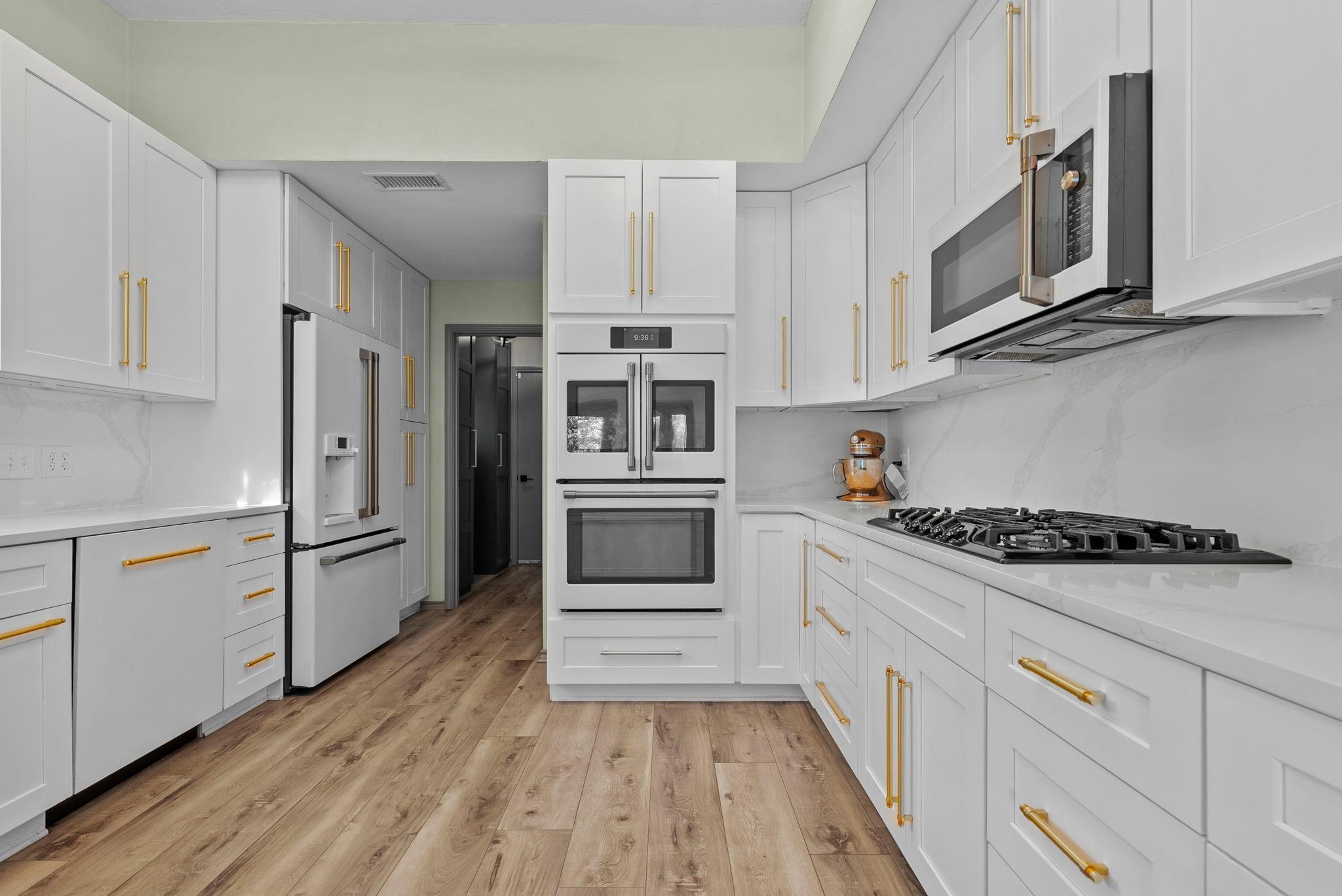 8102 Flashpan Cv, Austin, TX 78729