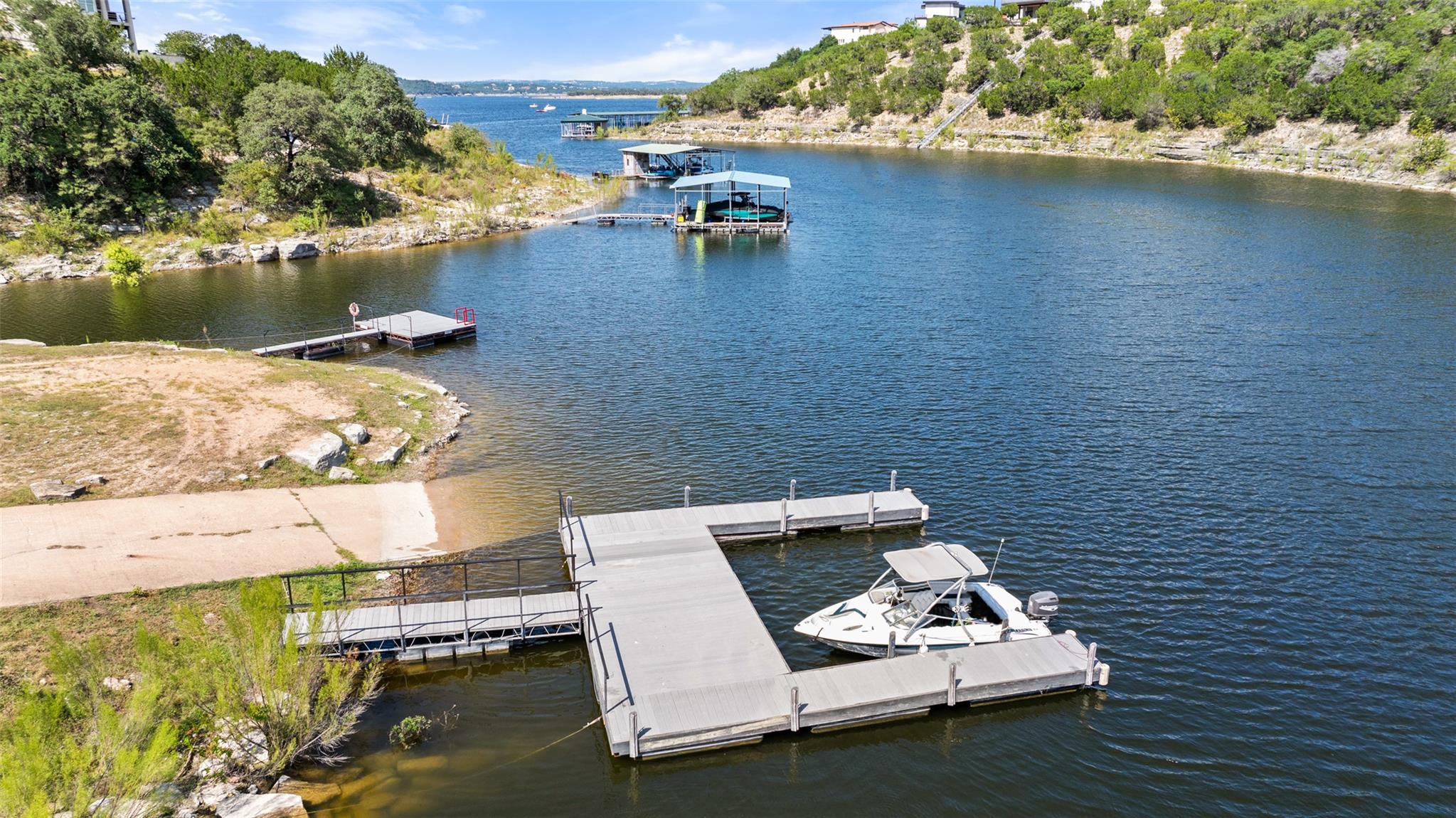 2711 Crosswind Dr, Spicewood, TX 78669