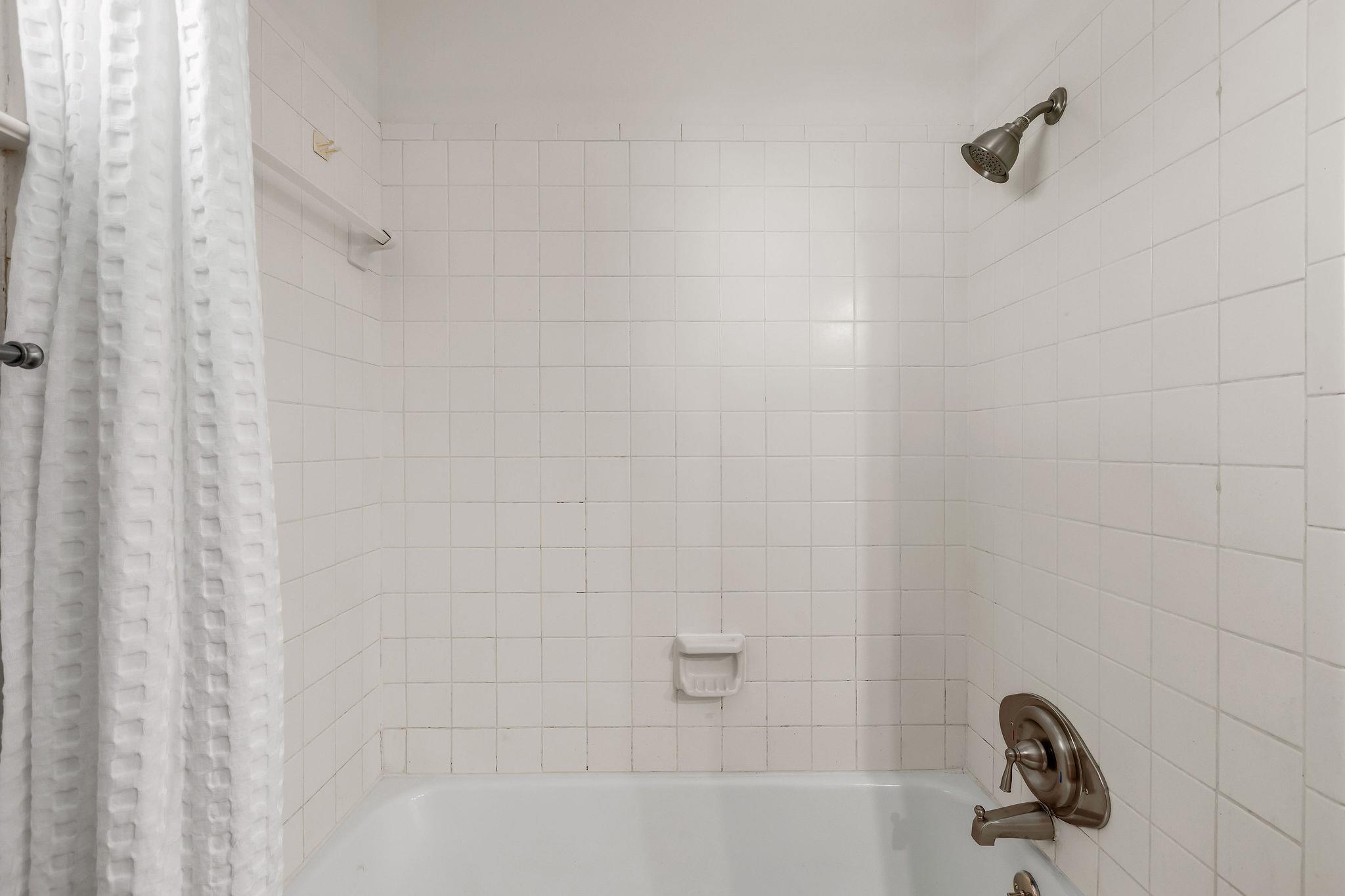 6812 Miranda Dr, Austin, TX 78752