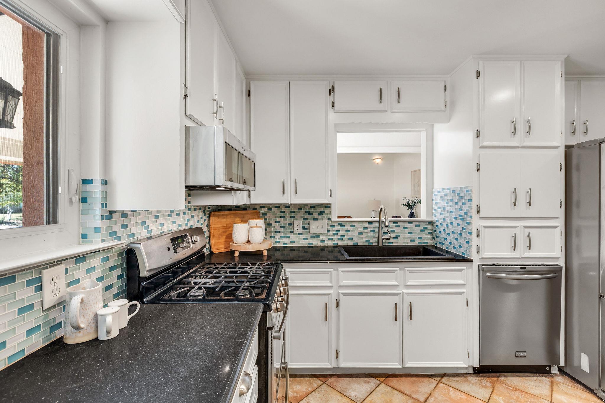 6812 Miranda Dr, Austin, TX 78752