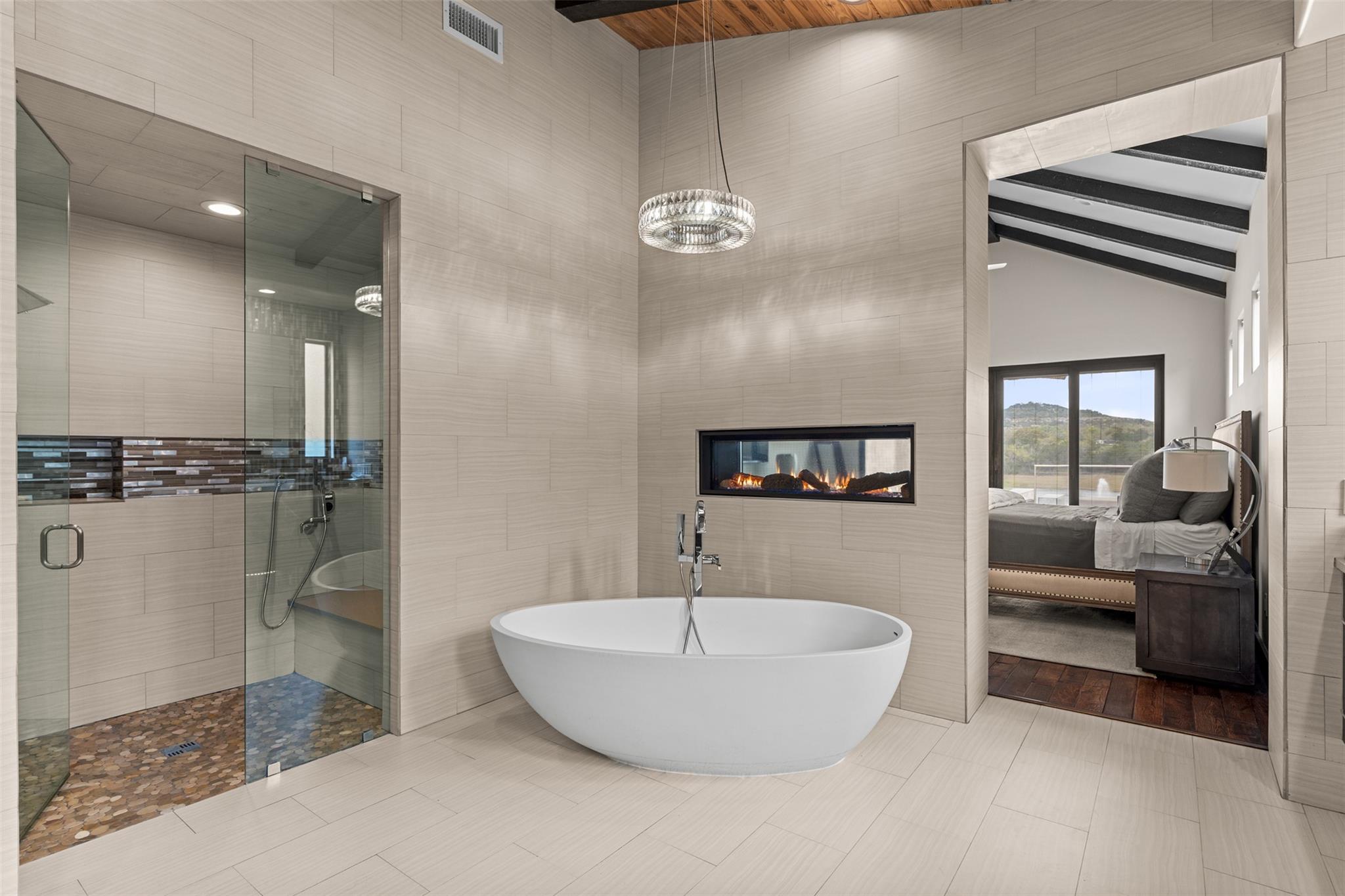 101 Rolling Hills Rd, Blanco, TX 78606