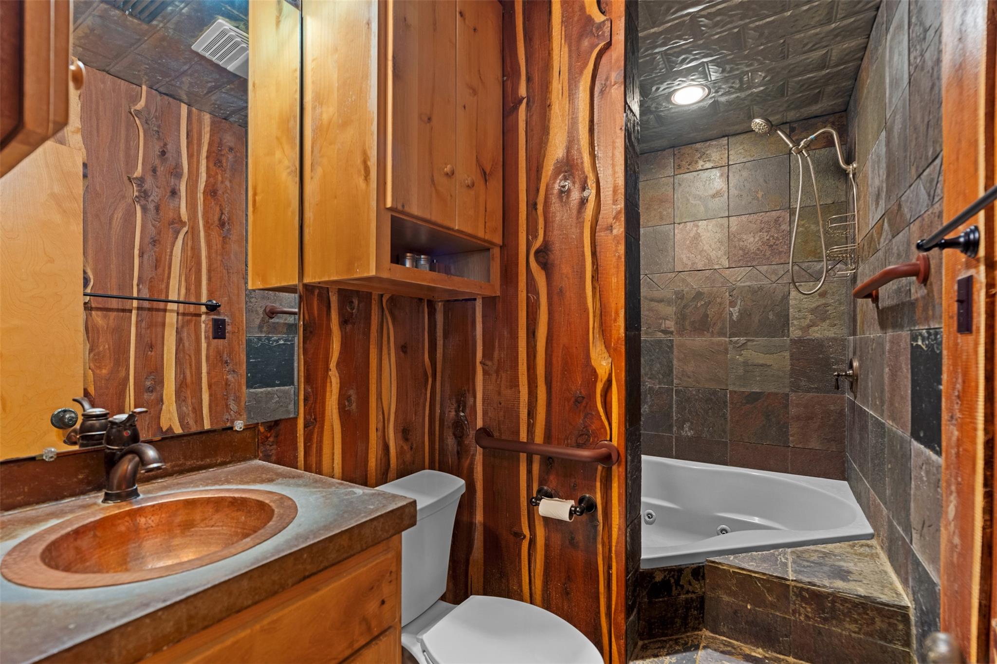 101 Rolling Hills Rd, Blanco, TX 78606