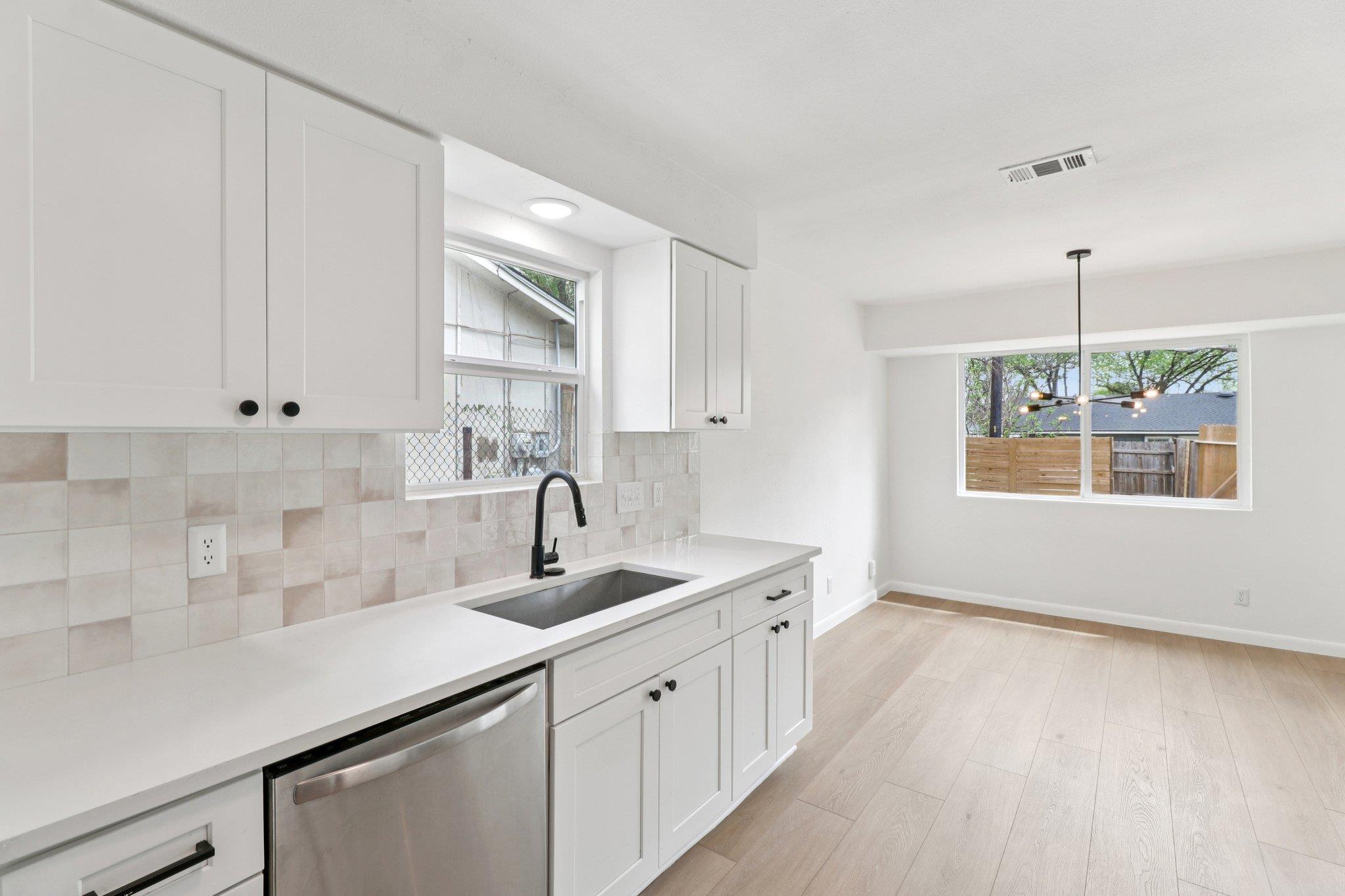 5707 Pino Ln, Austin, TX 78744