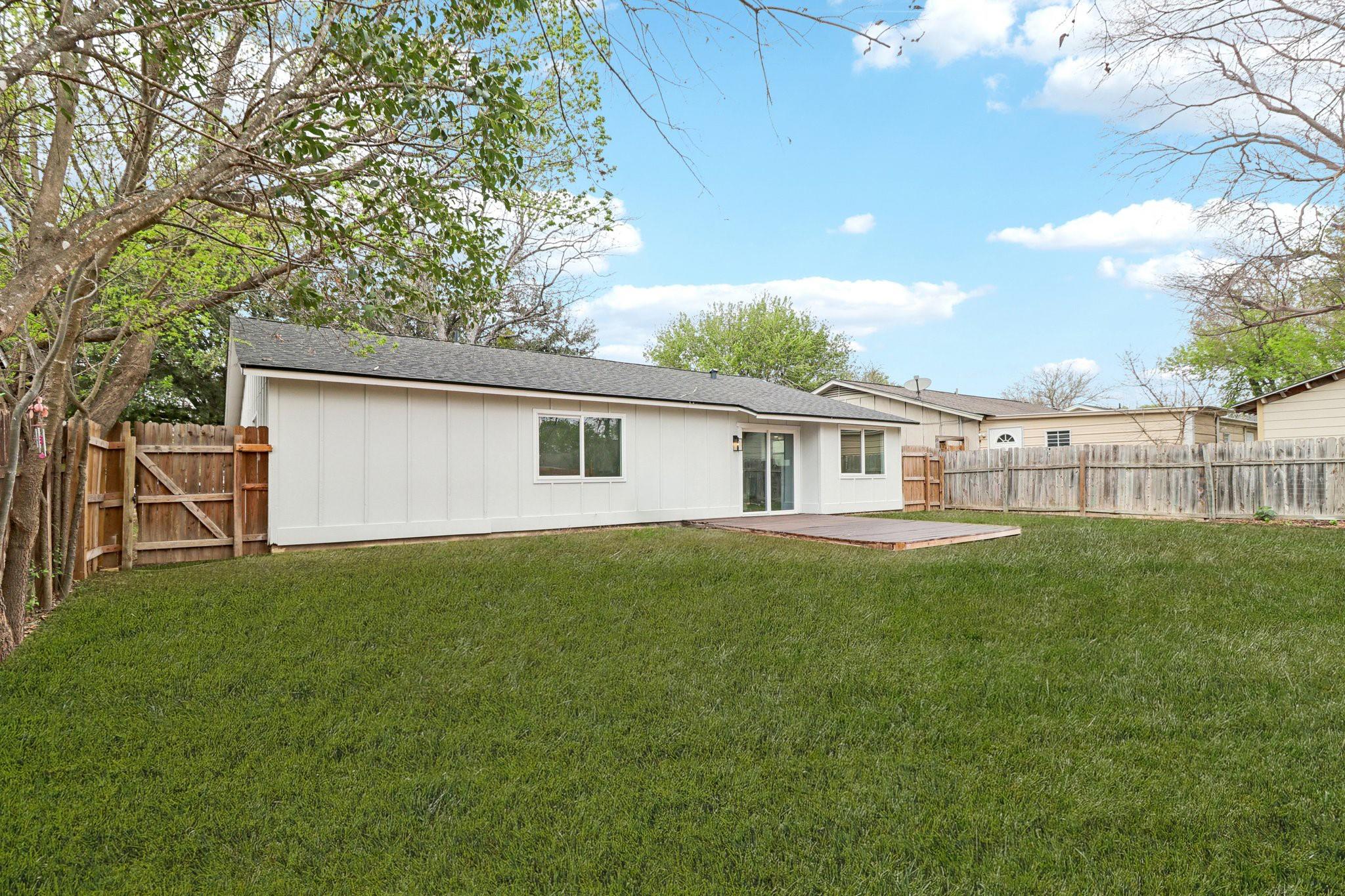 5707 Pino Ln, Austin, TX 78744