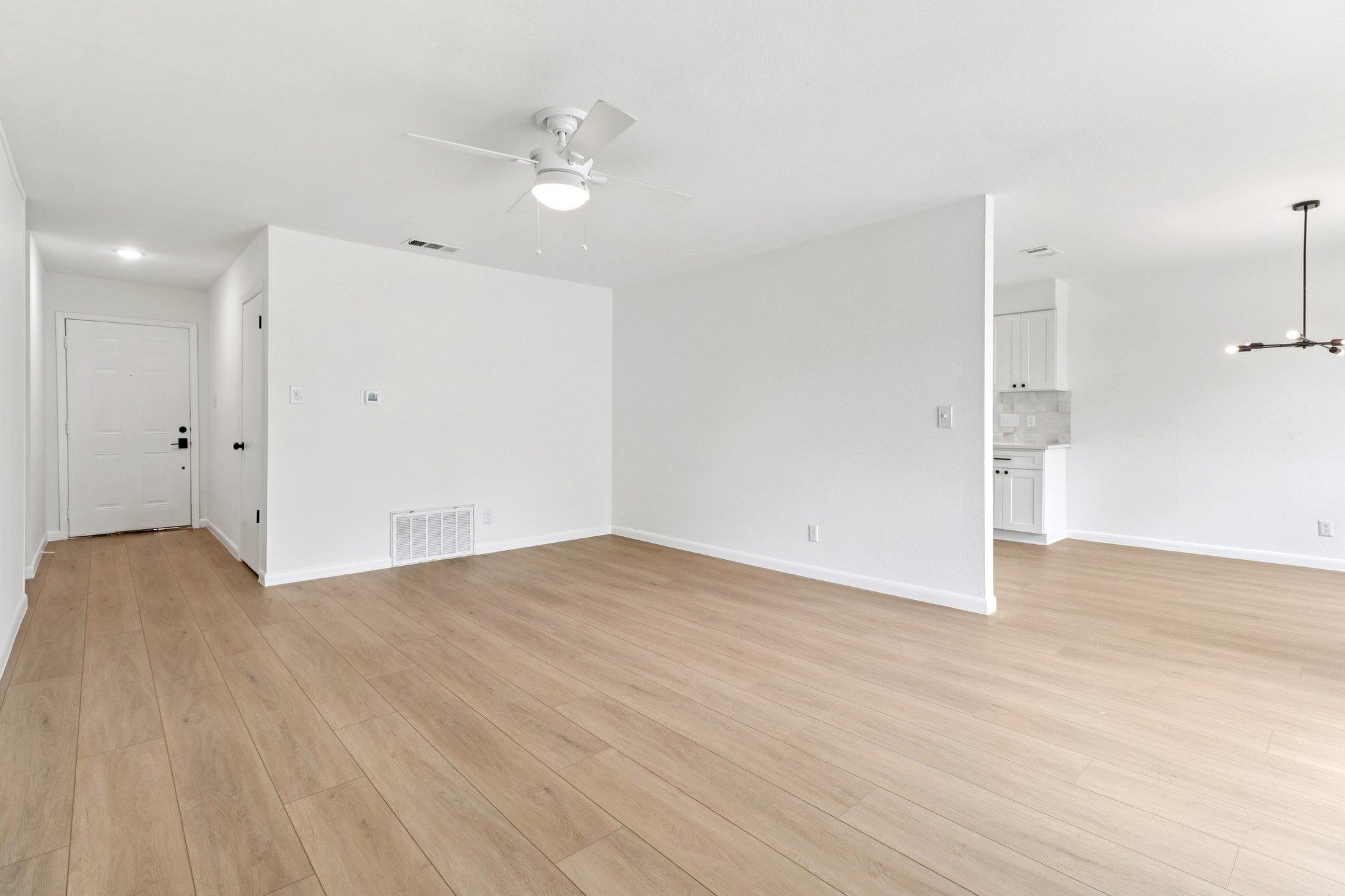 5707 Pino Ln, Austin, TX 78744