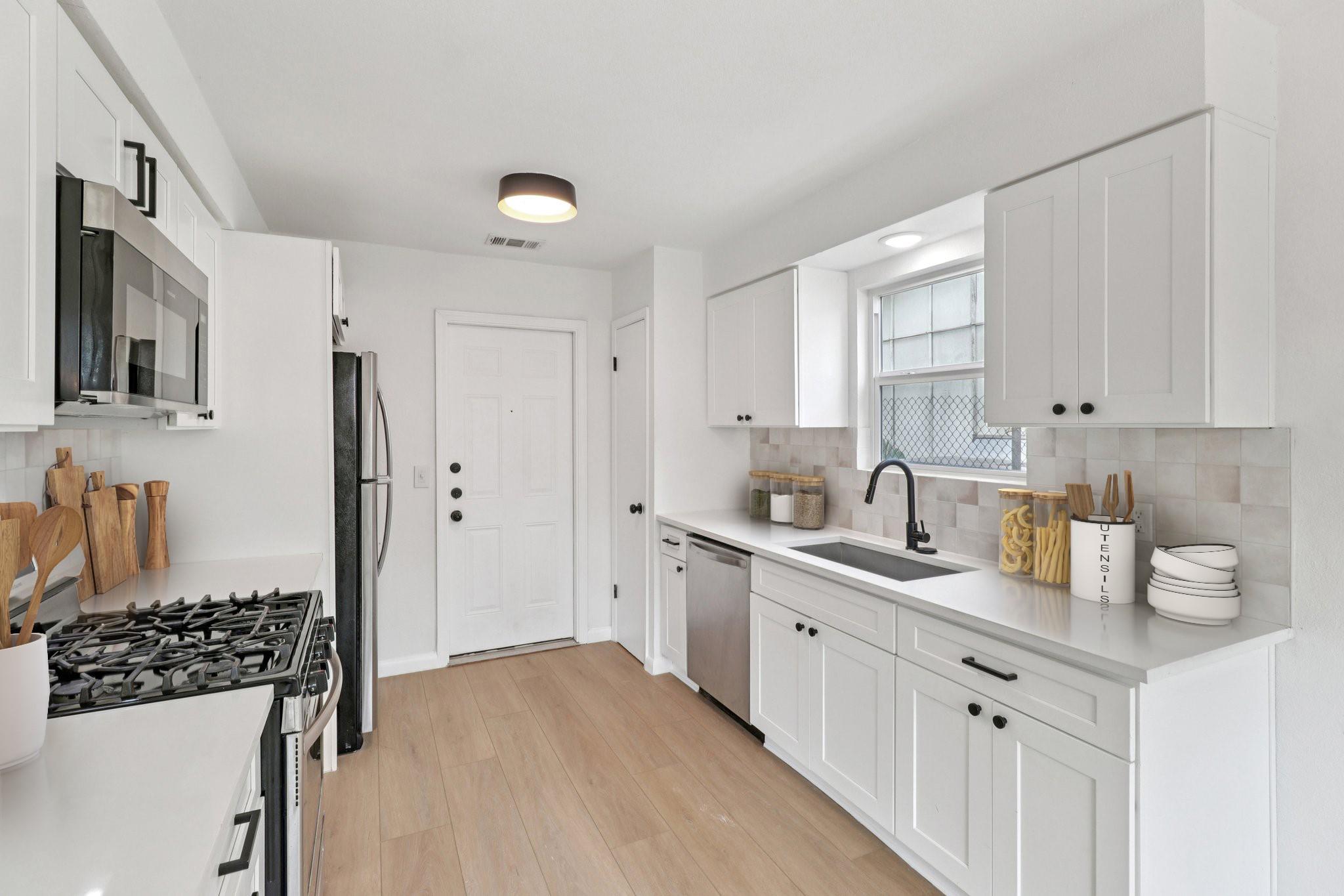 5707 Pino Ln, Austin, TX 78744