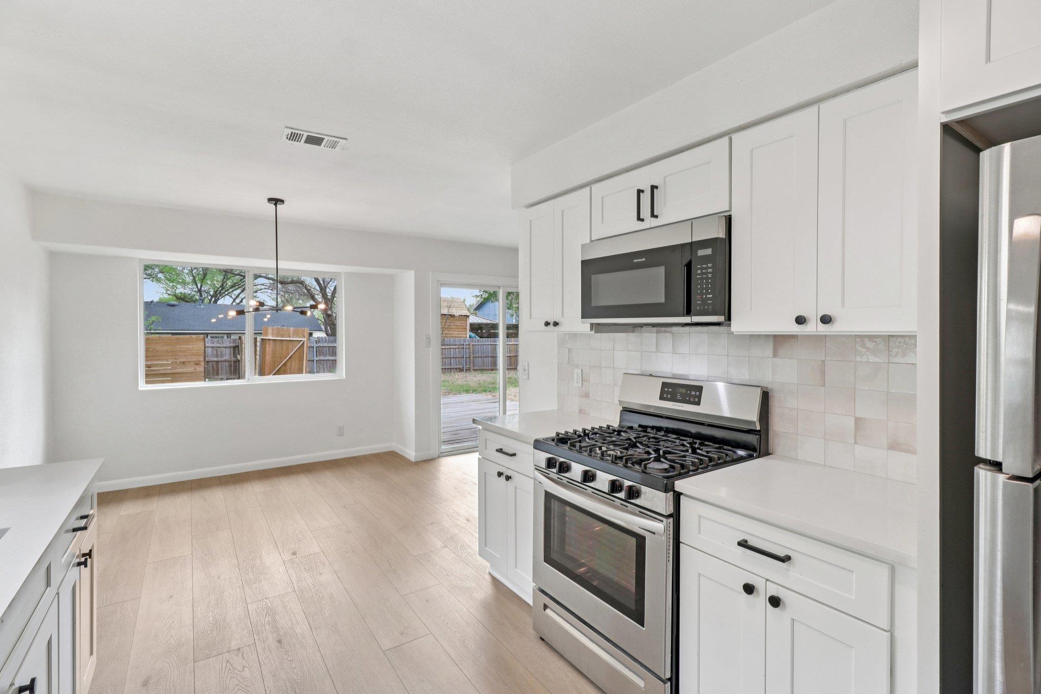 5707 Pino Ln, Austin, TX 78744