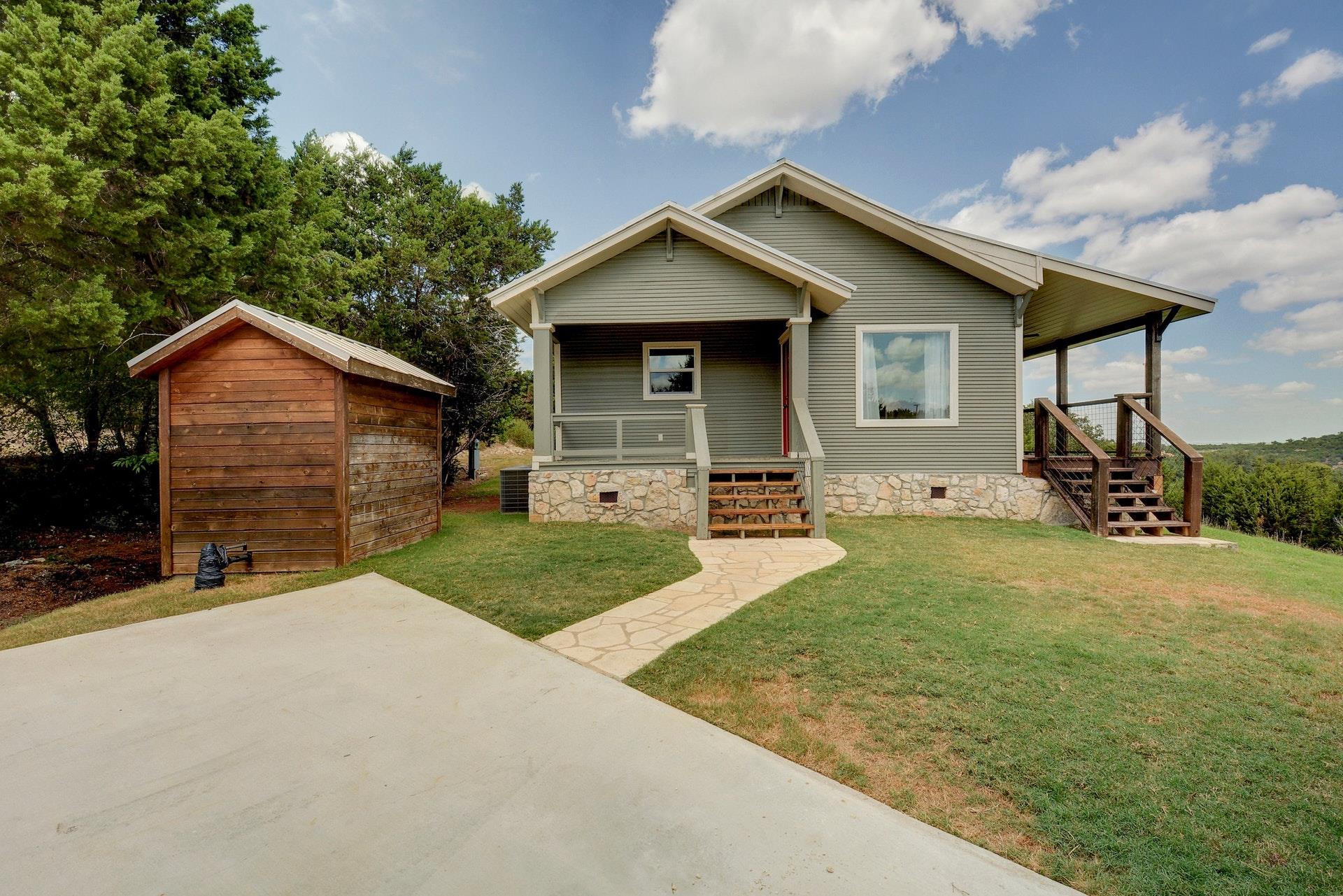 21300 Crestmont # B, Spicewood, TX 78669