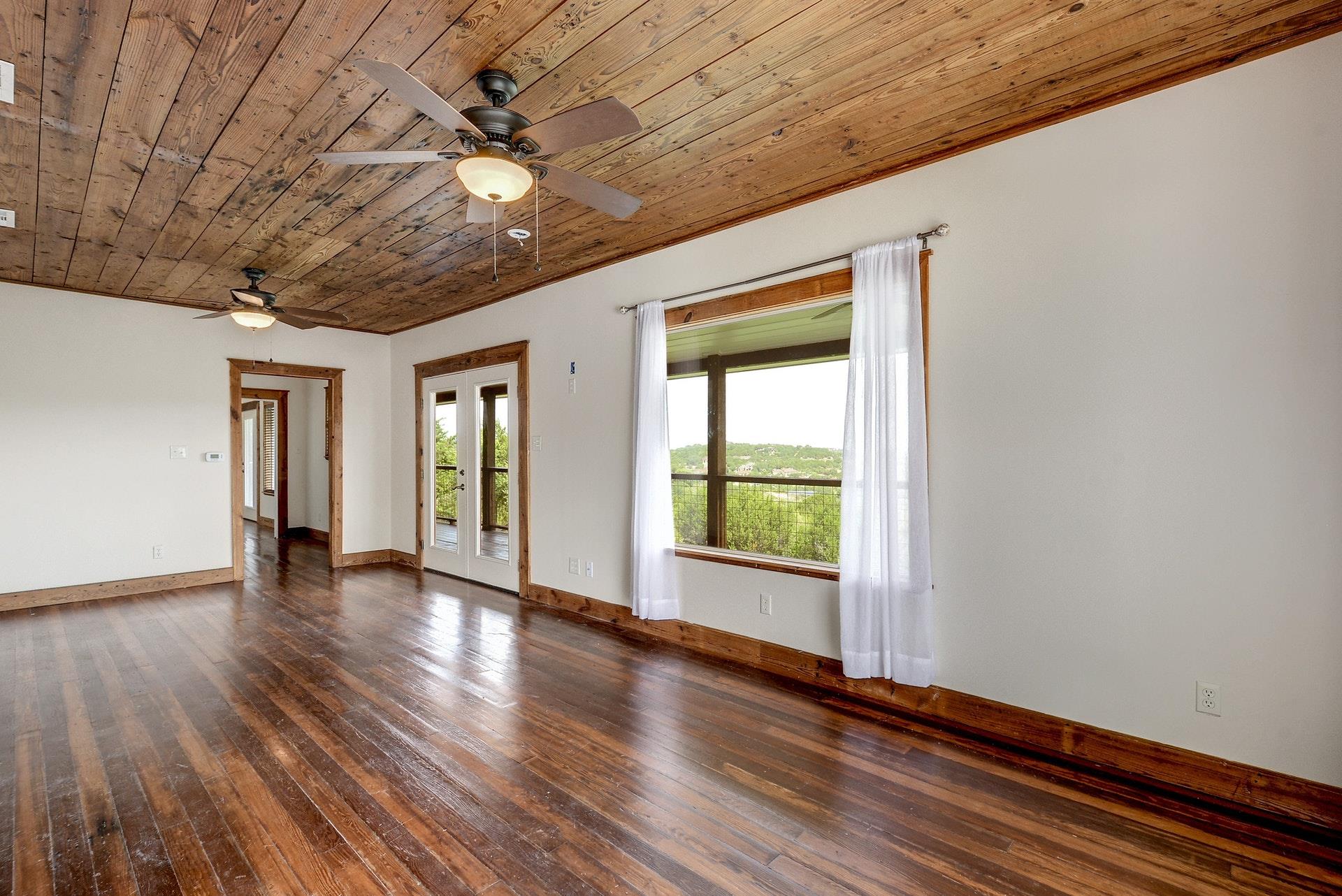 21300 Crestmont # B, Spicewood, TX 78669