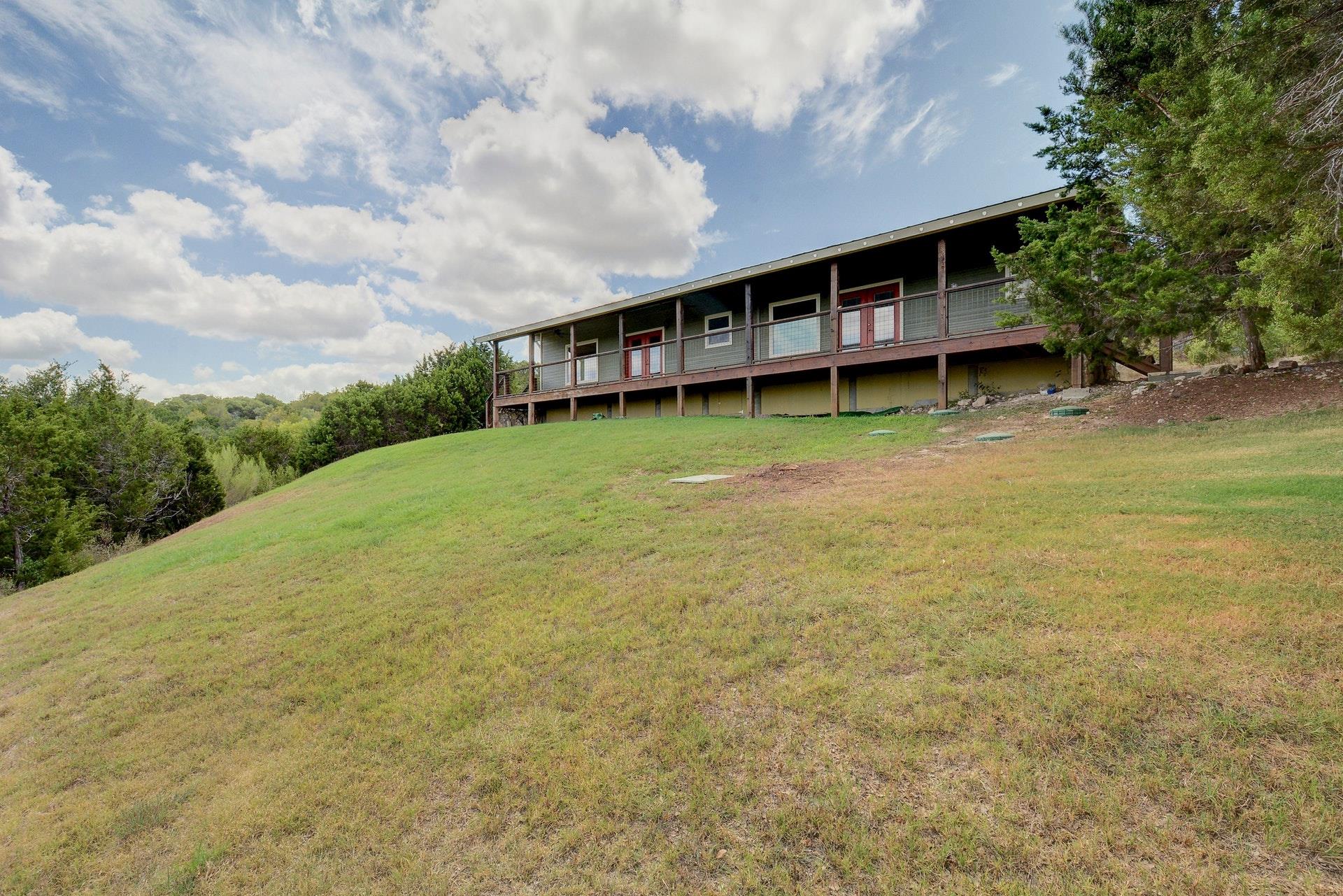 21300 Crestmont # B, Spicewood, TX 78669