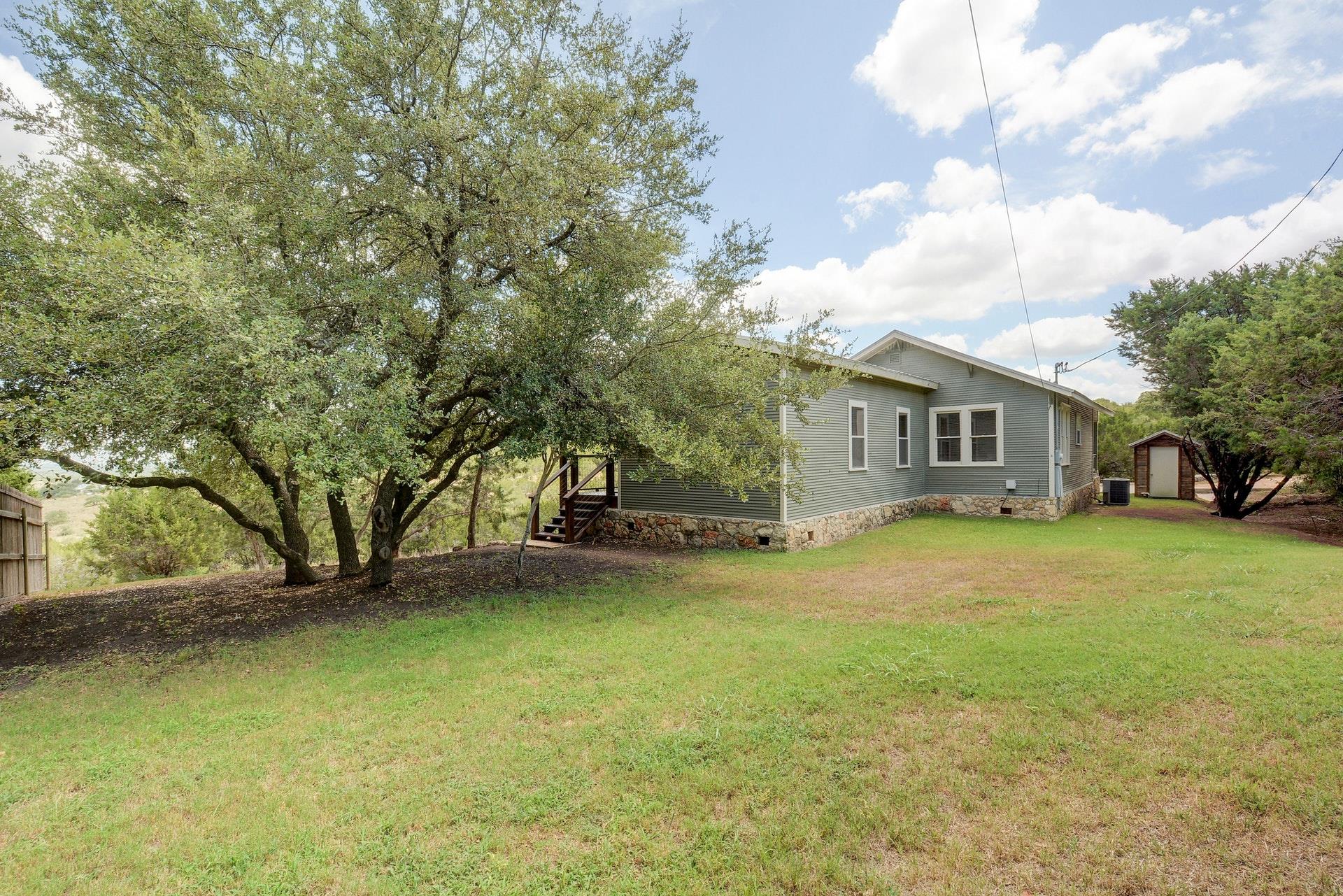 21300 Crestmont # B, Spicewood, TX 78669