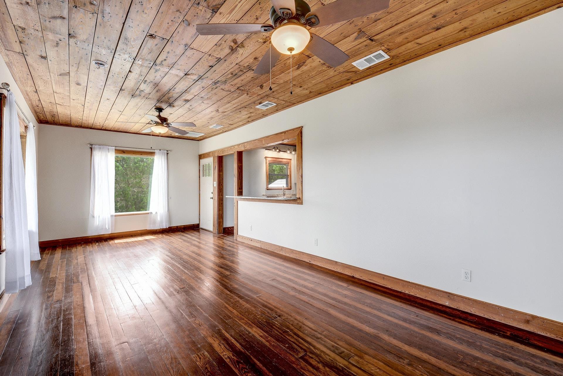 21300 Crestmont # B, Spicewood, TX 78669