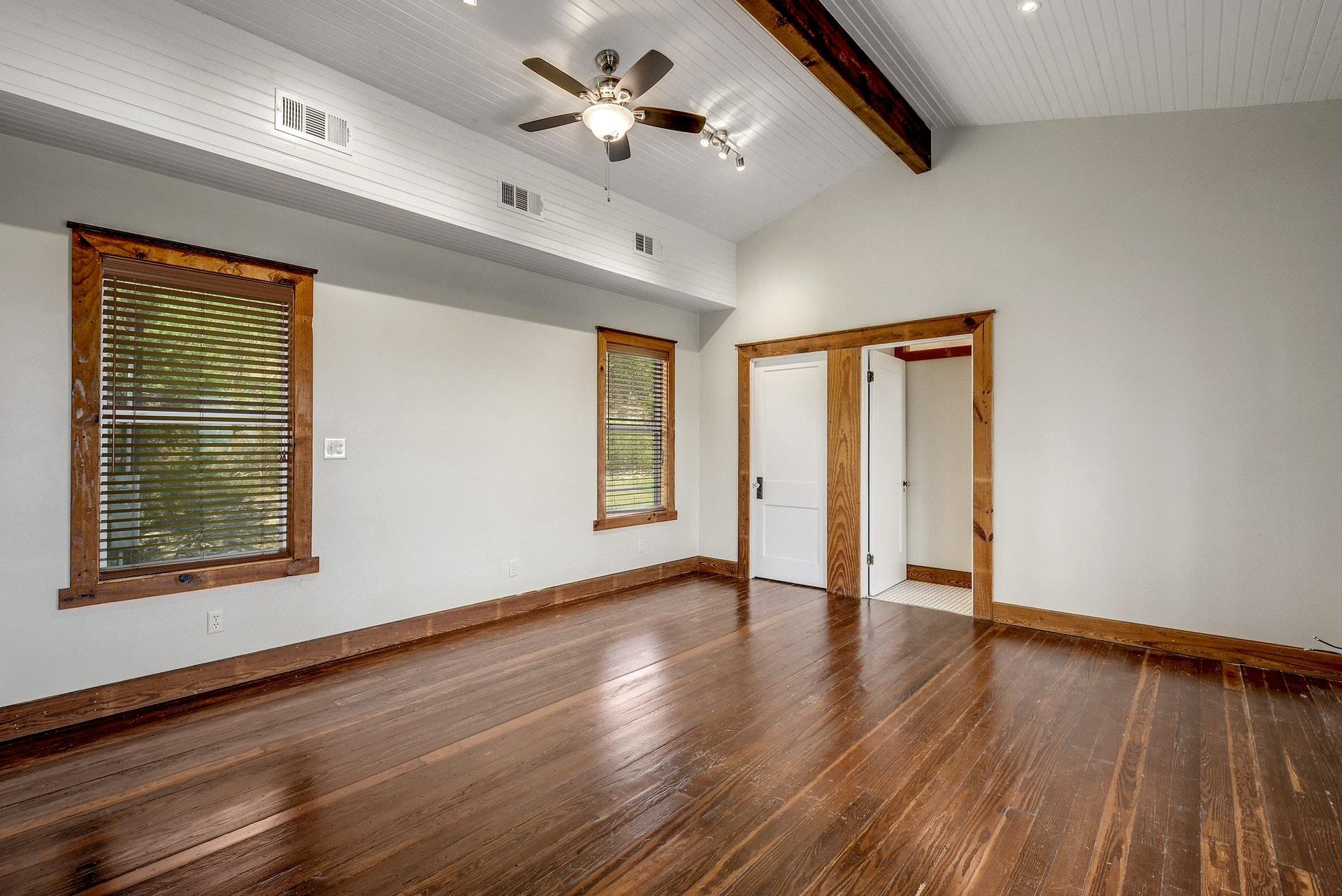 21300 Crestmont # B, Spicewood, TX 78669