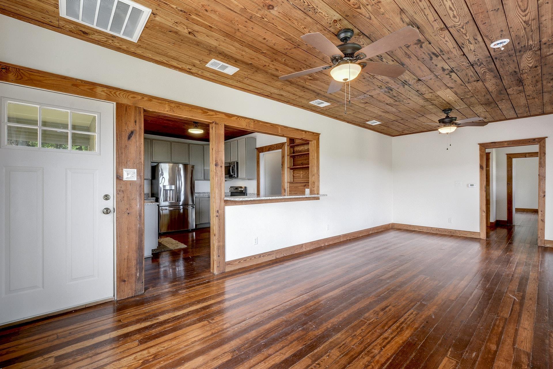 21300 Crestmont # B, Spicewood, TX 78669